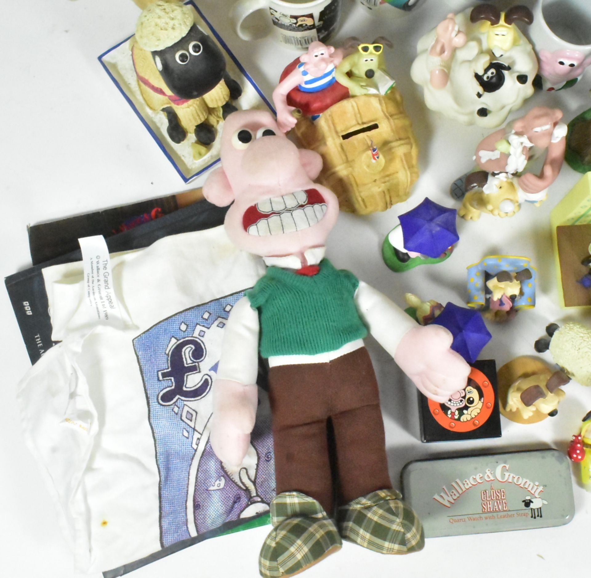 WALLACE & GROMIT - COLLECTION OF MEMORABILIA - Image 7 of 7