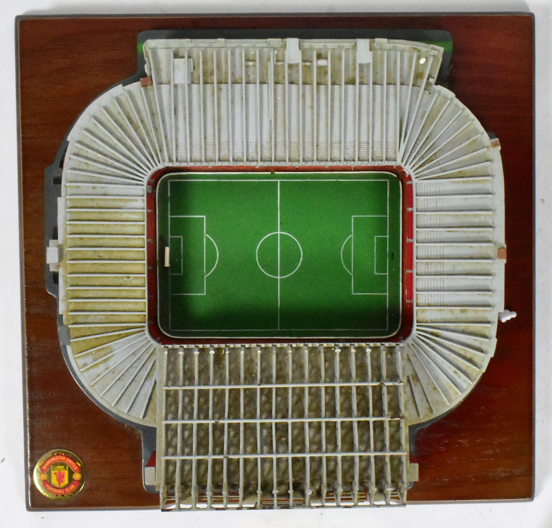 OFFICIAL MANCHESTER UNITED OLD TRAFFORD REPLICA STADIUM MODEL - Image 4 of 5