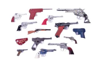 COLLECTION OF VINTAGE CHILDRENS TOY PISTOLS