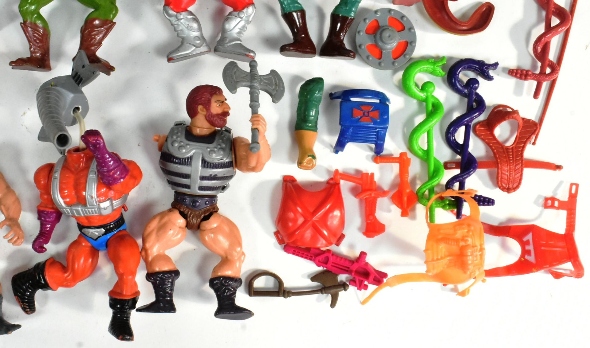 MASTERS OF THE UNIVERSE - MOTU - COLLECTION OF ACTION FIGURES - Image 4 of 6