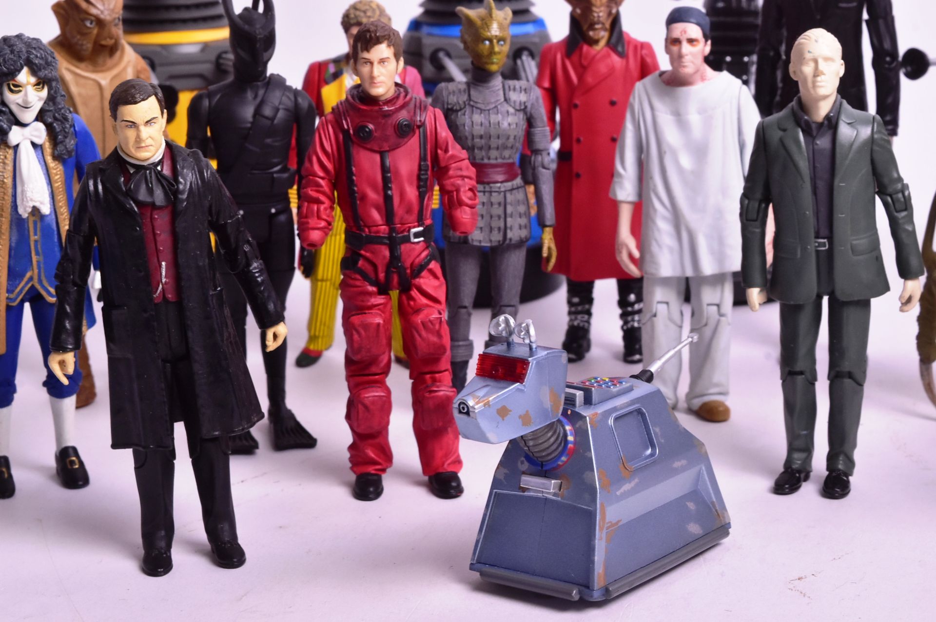 DOCTOR WHO - CHARACTER OPTIONS - COLLECTION OF ACTION FIGURES - Image 6 of 6