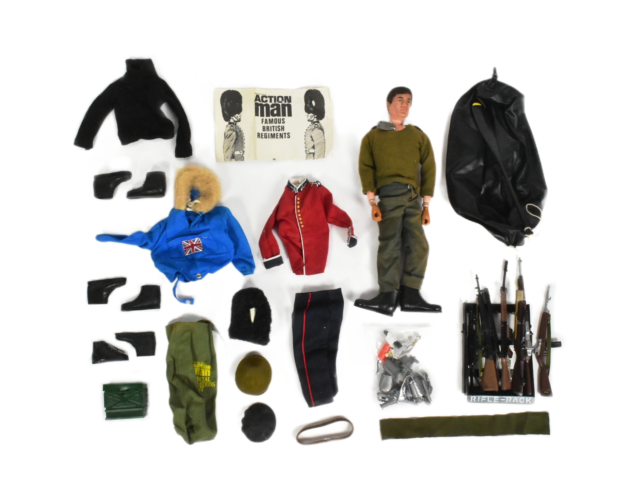 ACTION MAN - VINTAGE TALKING COMMANDER & ACCESSORIES