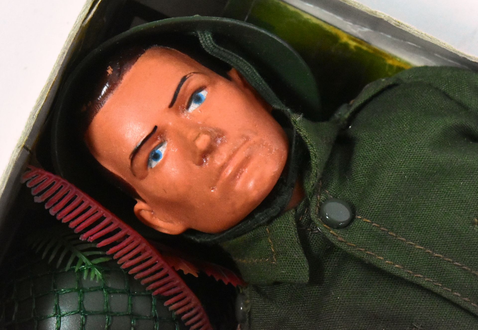 TOMMY GUNN - PEDIGREE - VINTAGE ACTION MAN STYLE FIGURE / DOLL - Bild 3 aus 5