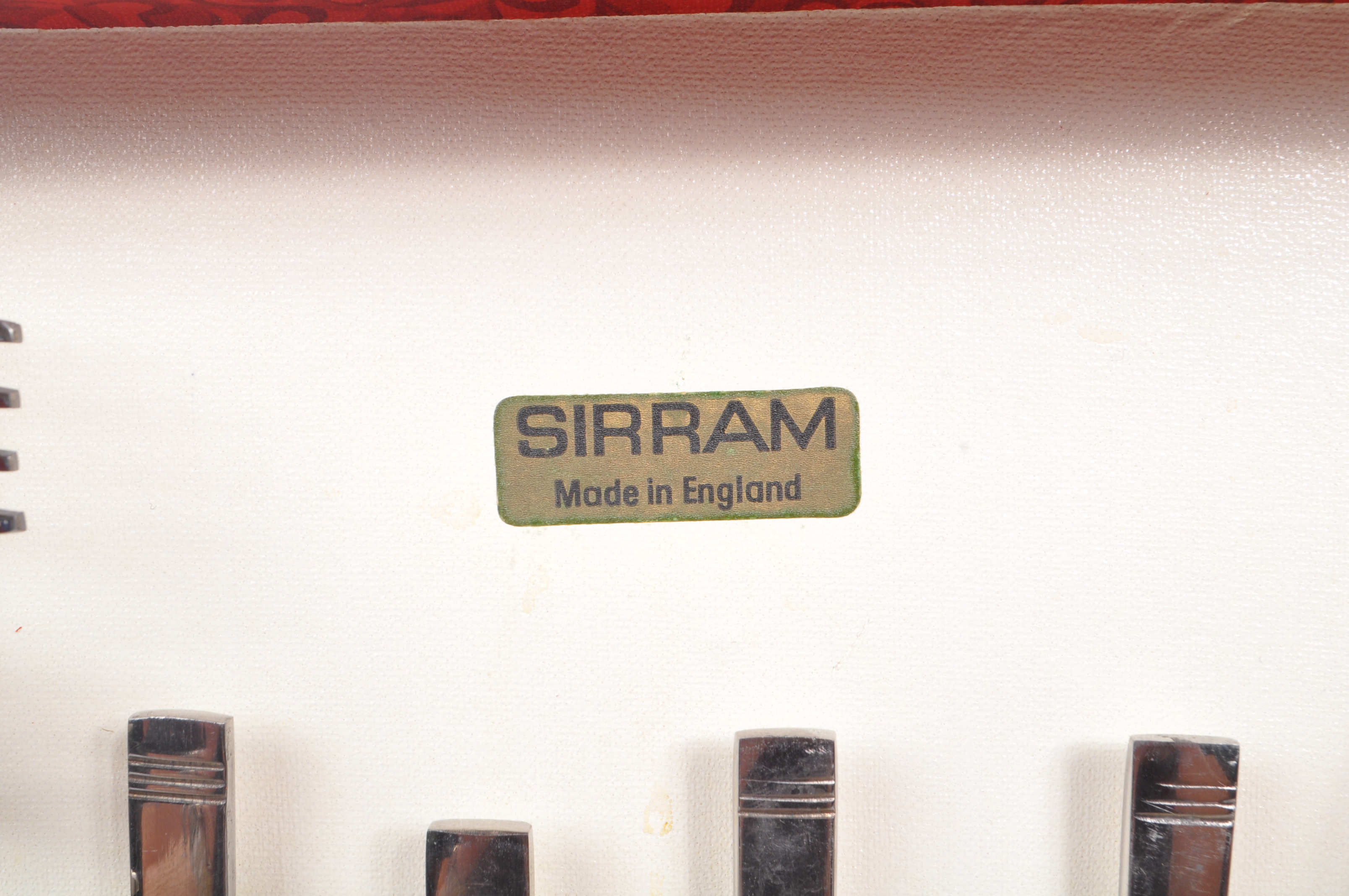 SIRRAM - 1960S VINTAGE FOUR PERSON PICNIC HAMPER - Image 7 of 9