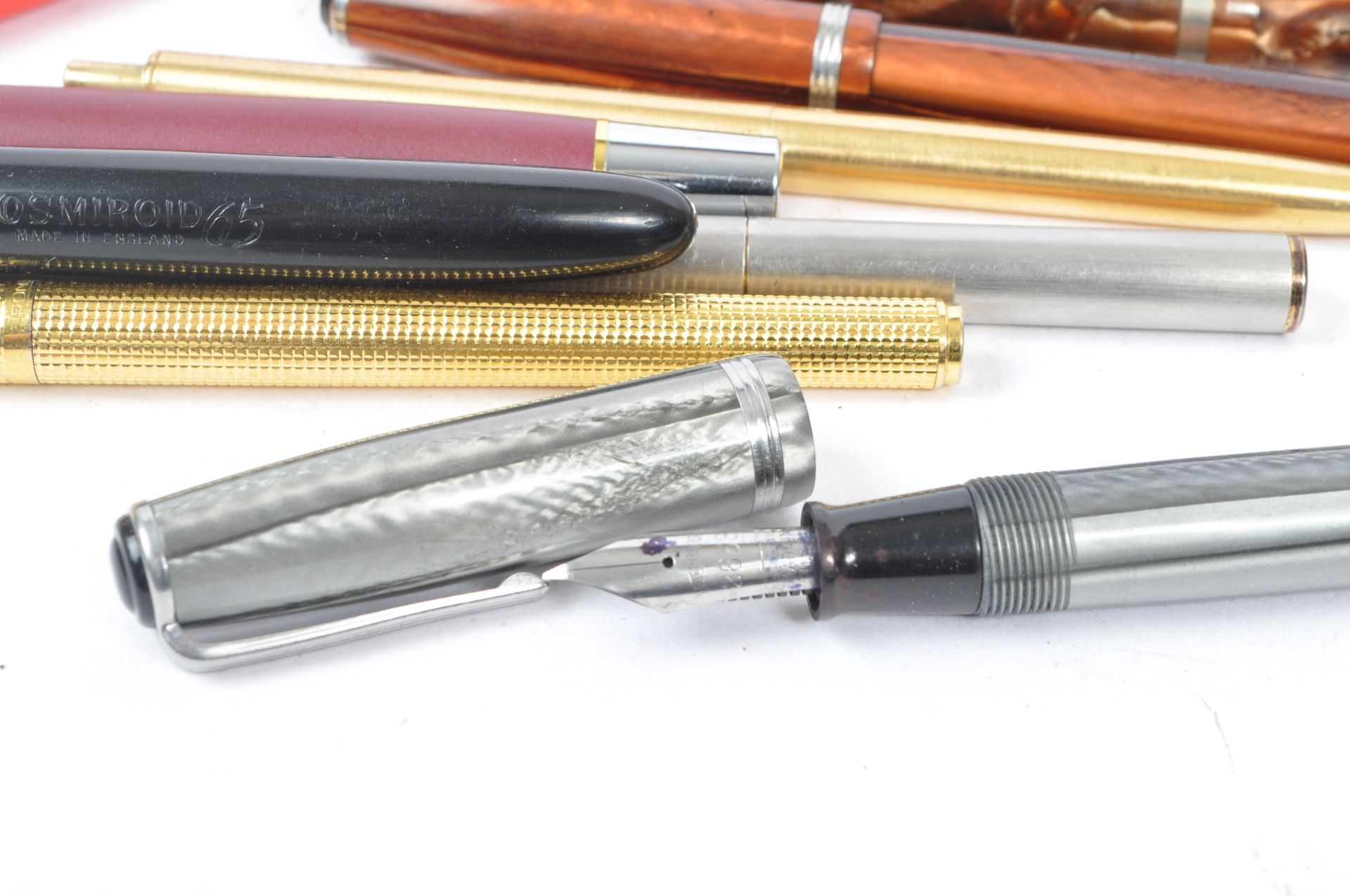 LARGE COLLECTION OF 20TH CENTURY PENS - Image 5 of 9