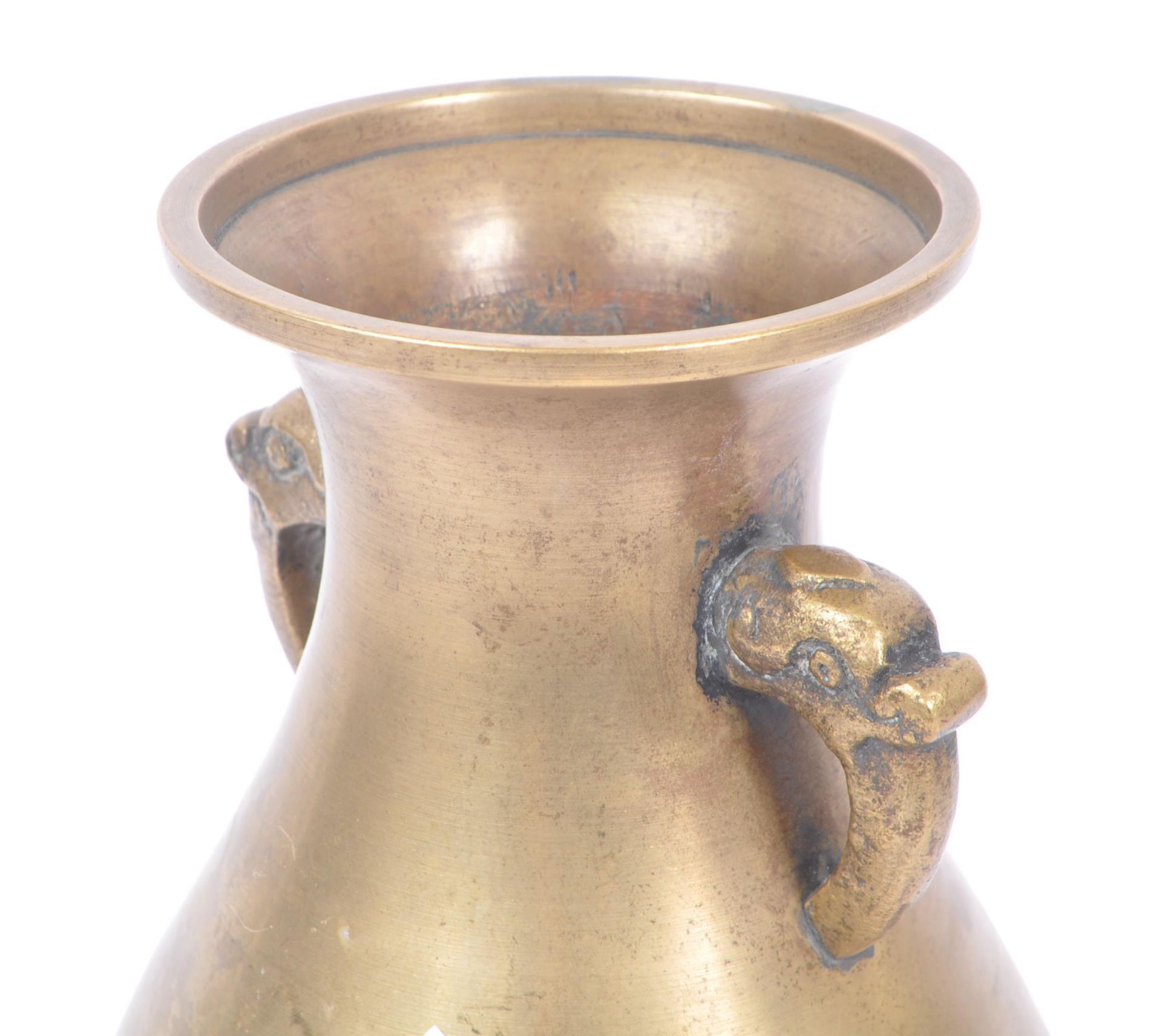 EARLY 20TH CENTURY CHINESE BRASS VASE - Image 5 of 6