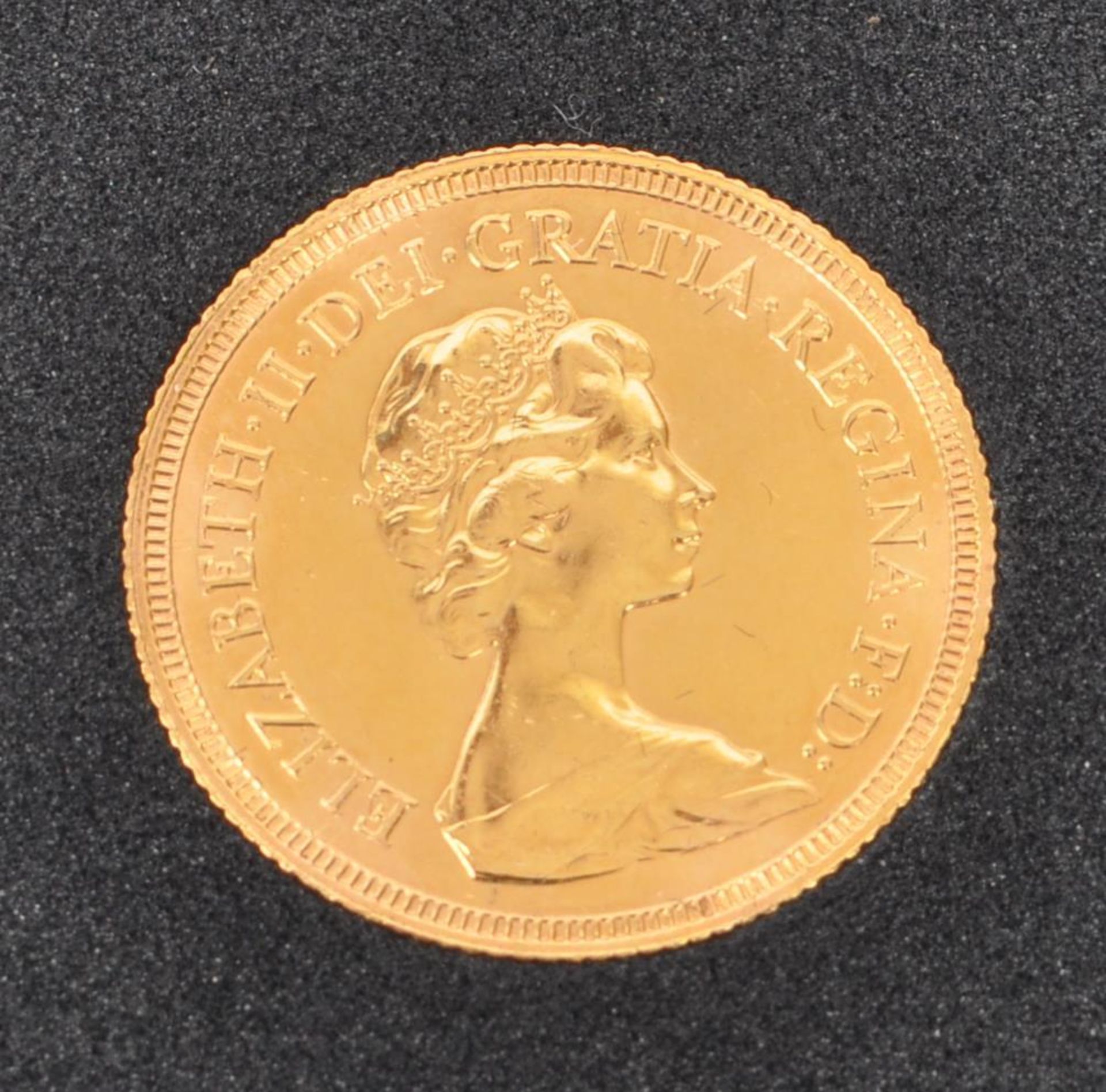 1981 ELIZABETH II 22CT GOLD FULL SOVEREIGN COIN - Bild 3 aus 3