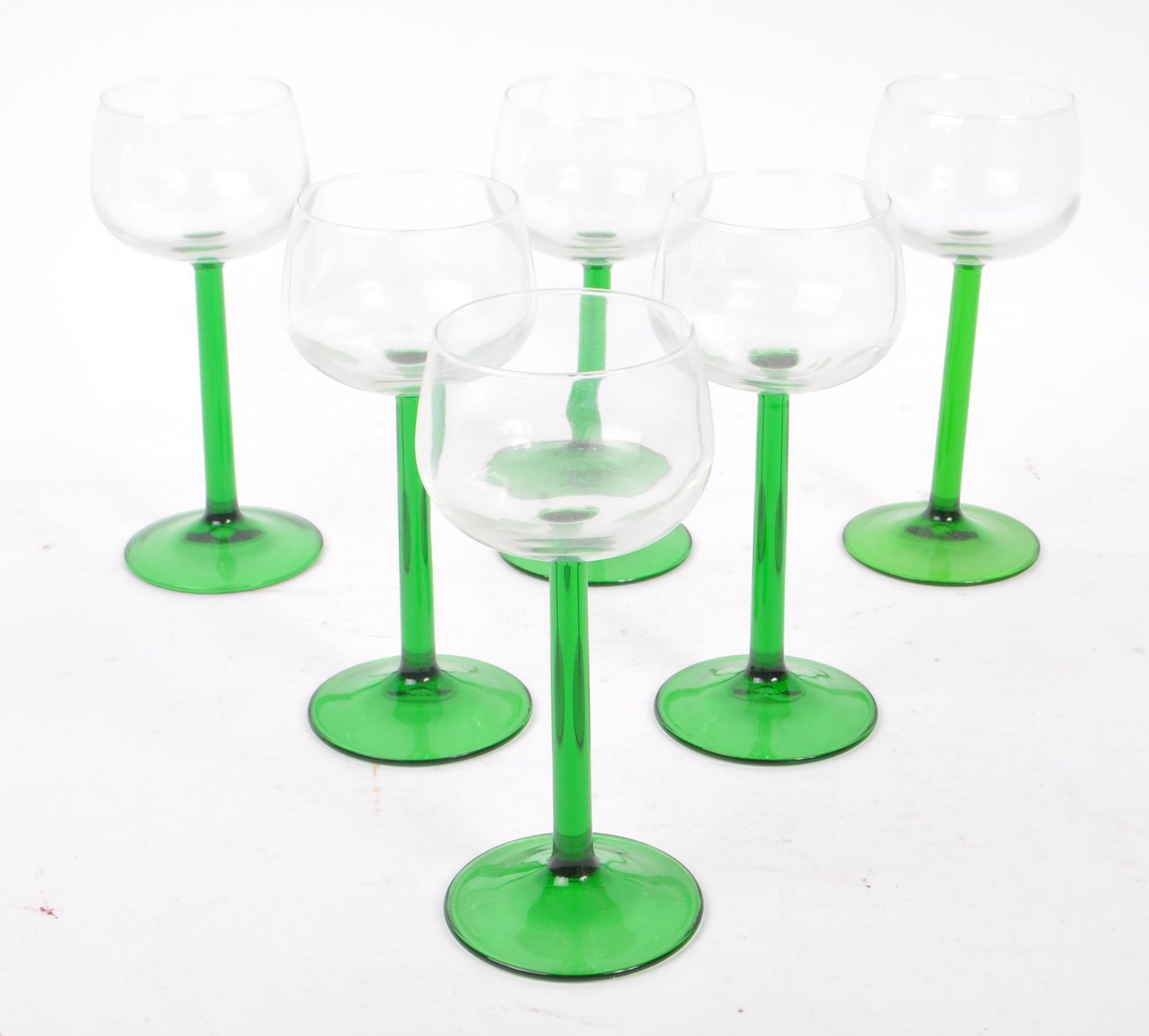 COLLECTION OF MID CENTURY DRINKING GLASSES - Image 6 of 7