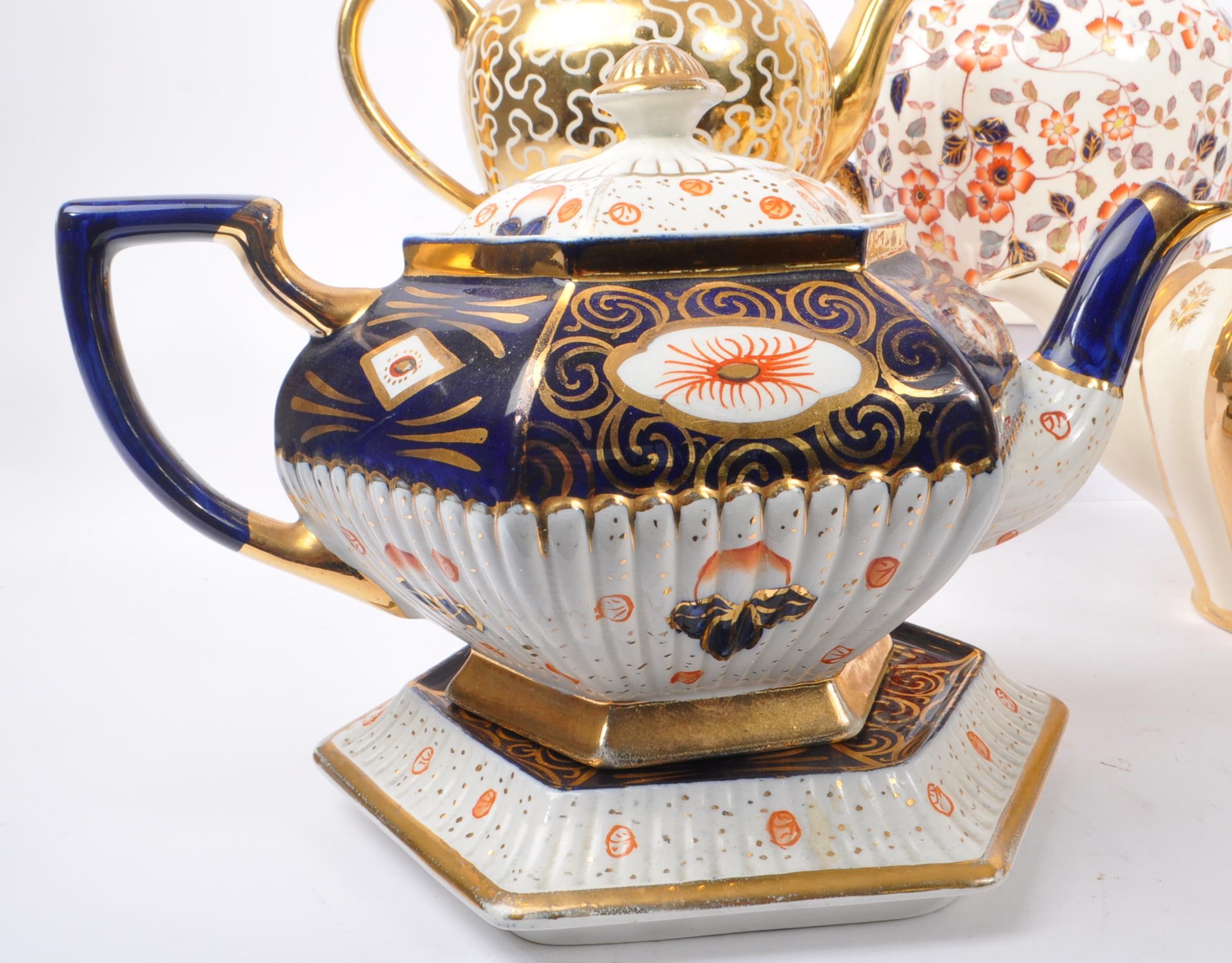 COLLECTION OF VINTAGE 20TH CENTURY CERAMIC TEAPOTS - Image 3 of 10