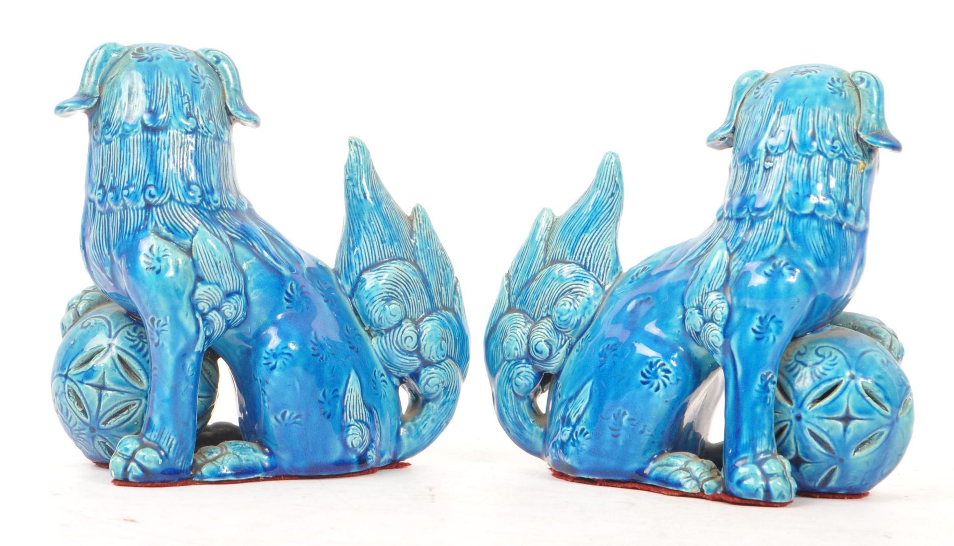 PAIR OF VINTAGE 20TH CENTURY CERAMIC TEMPLE GUARDIAN FU DOGS - Image 3 of 7