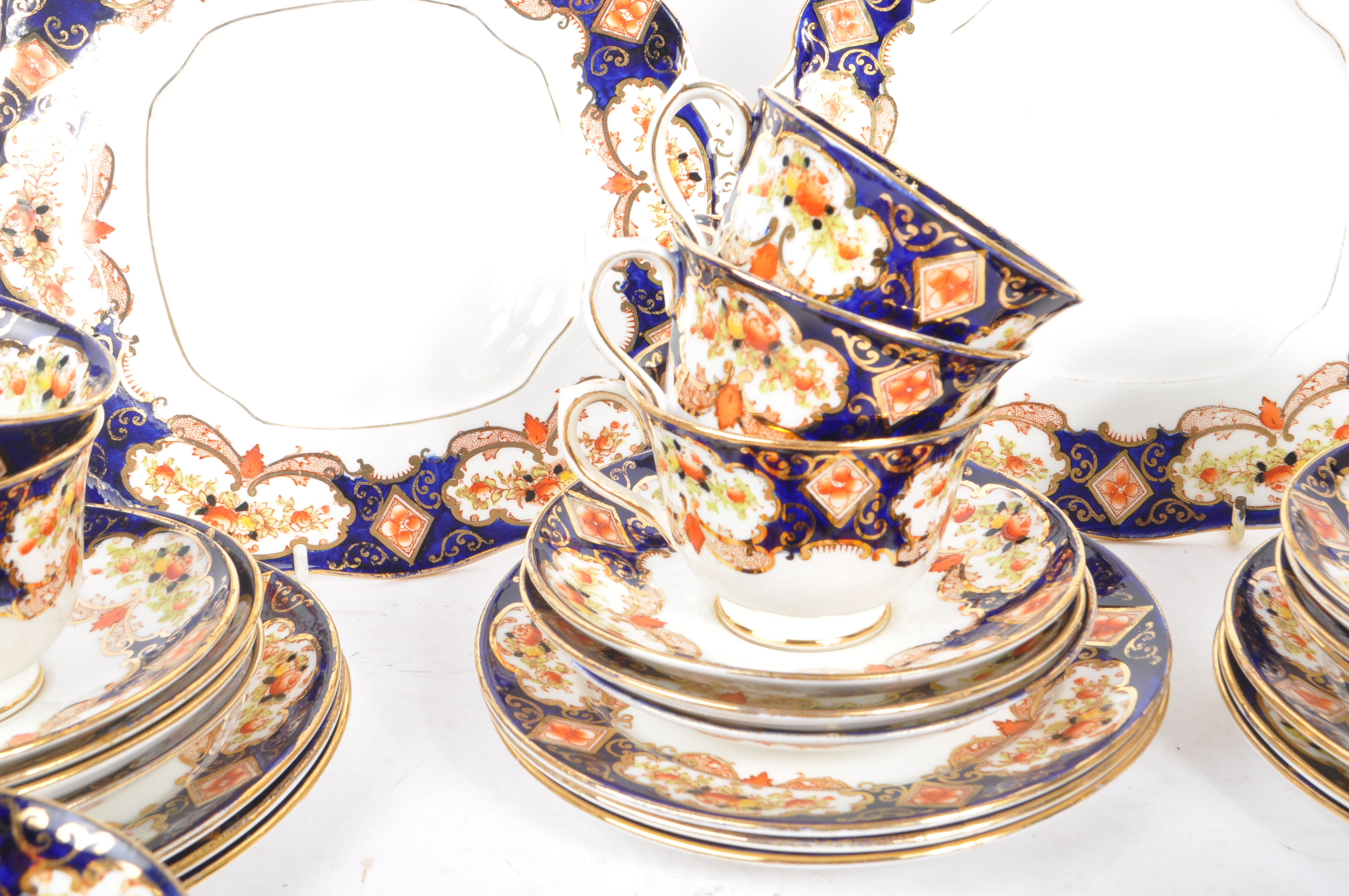 ROYAL ALBERT - IMARI 'HEIRLOOM' PATTERN CHINA TEA SERVICE - Bild 5 aus 7