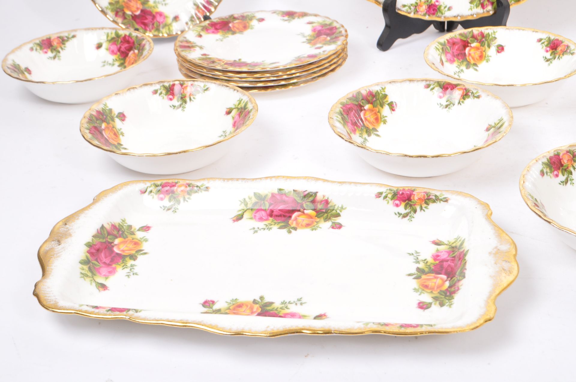 ROYAL ALBERT OLD COUNTRY ROSES - COLLECTION OF PLATE EXAMPLES - Bild 5 aus 7