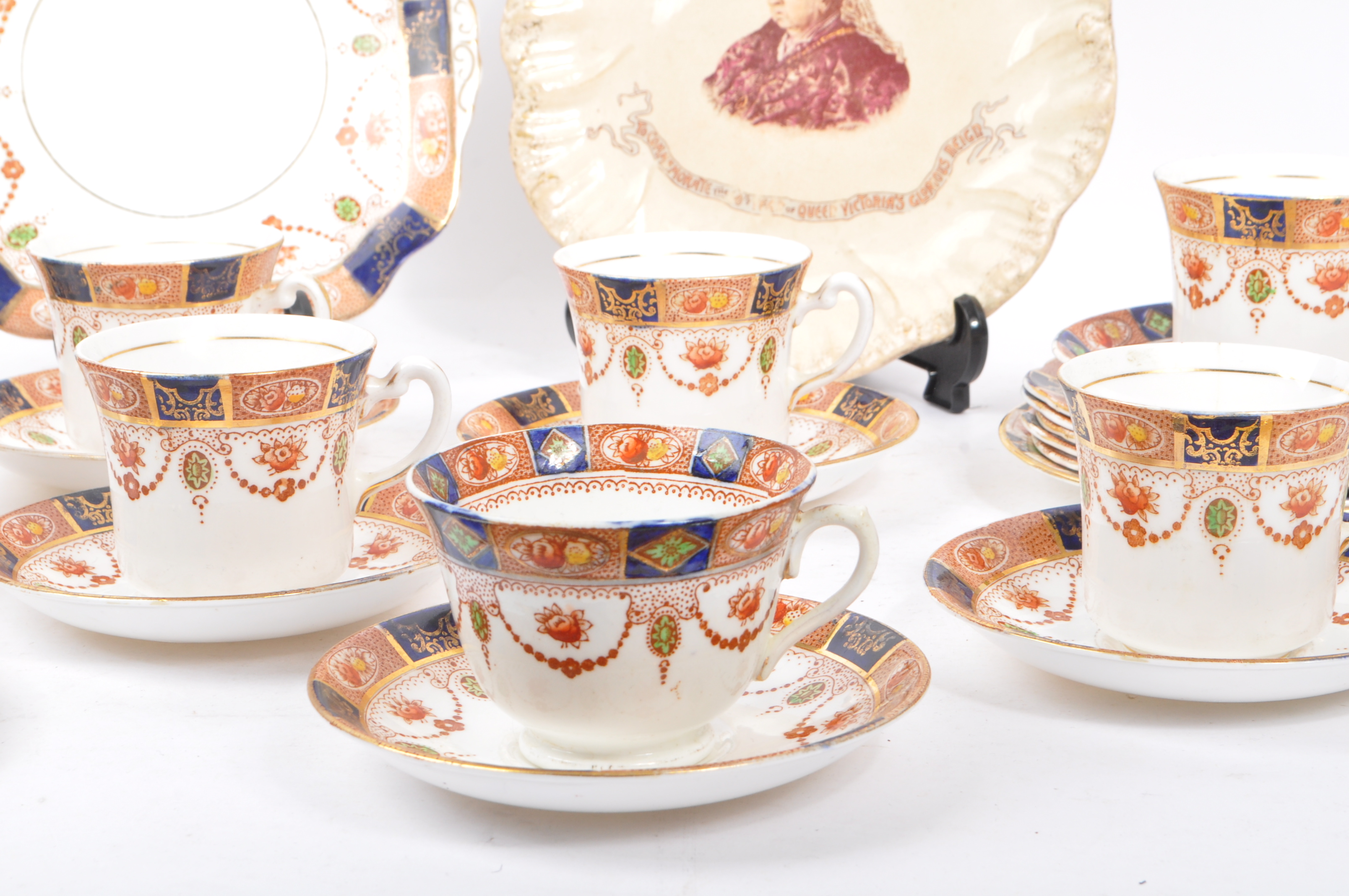 COLCLOUGH CHINA TEA SERVICE IN IMARI PATTERN - Image 2 of 9