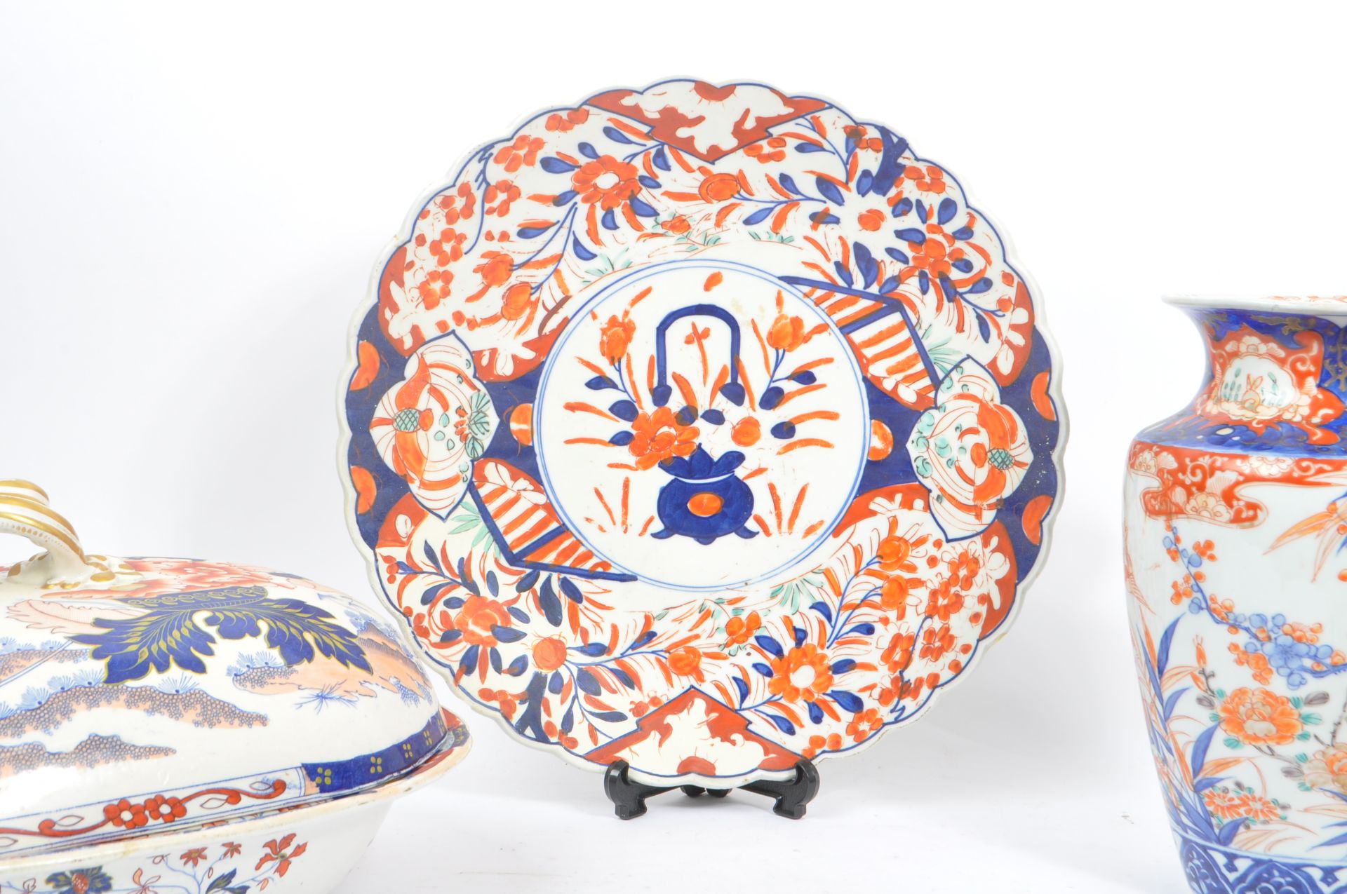 COLLECTION OF JAPANESE IMARI STYLE CERAMICS - Image 5 of 10