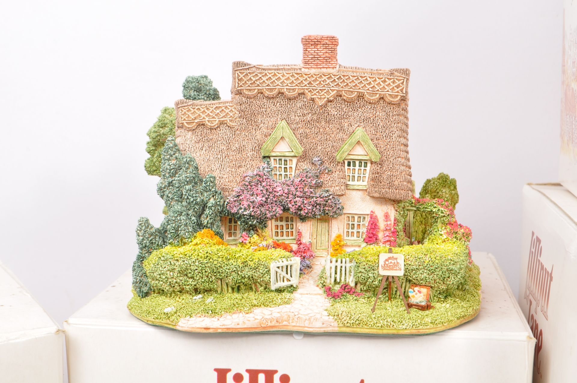 LILLIPUT LANE - COLLECTION OF HOUSE / COTTAGE FIGURINES - Image 13 of 15