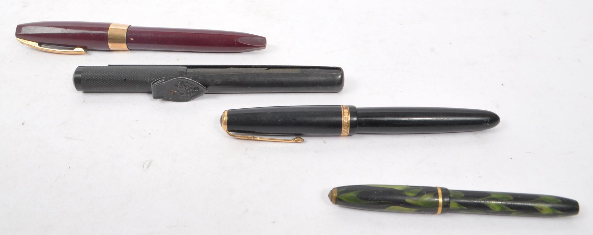 SHEAFFERS / PARKER - COLLECTION OF FOUNTAIN AND BIRO PENS - Image 3 of 5