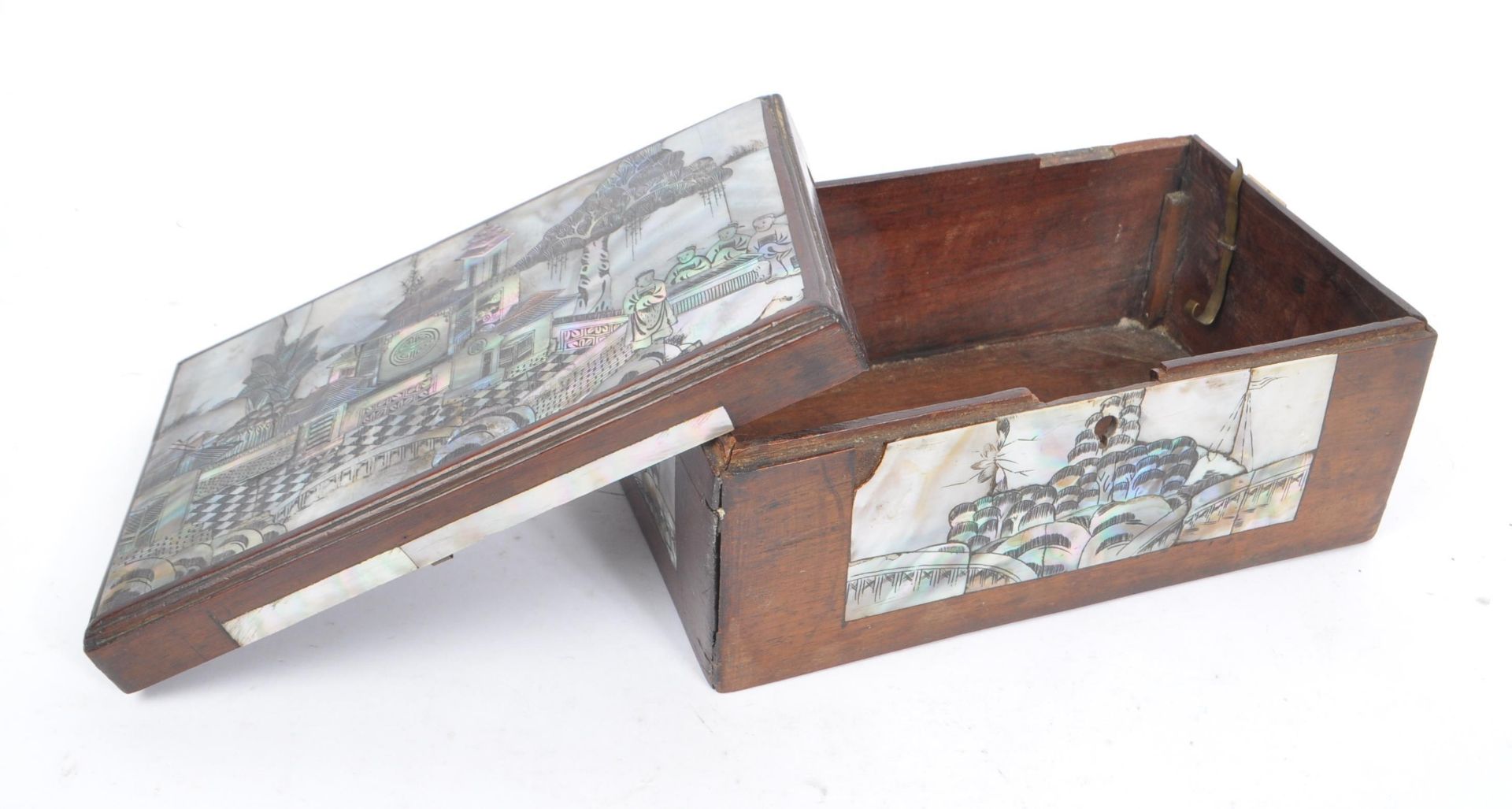 TWO 20TH CENTURY CHINESE INLAID JEWELLERY BOXES - Image 7 of 7
