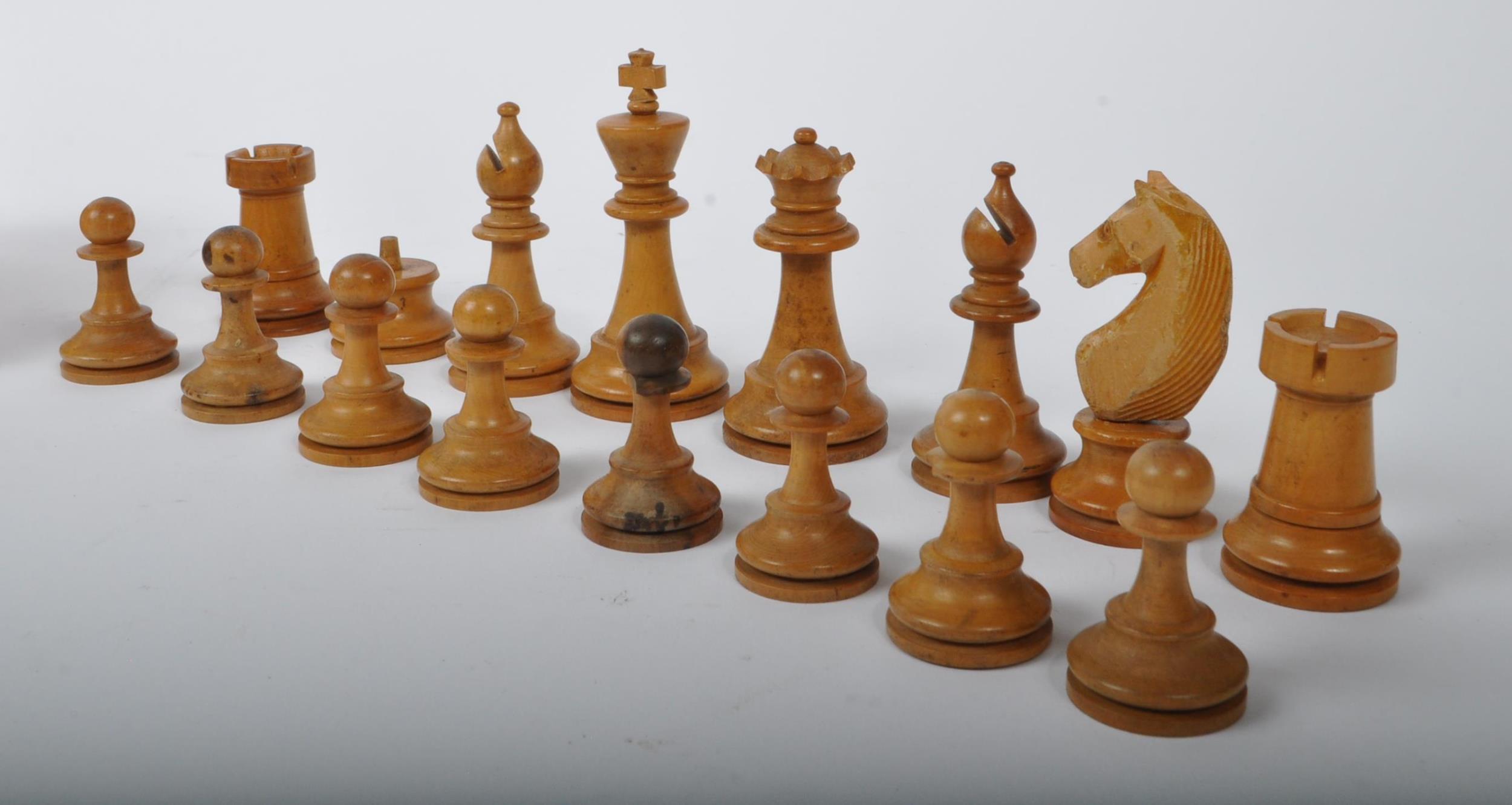 20TH CENTURY HAND CARVED WOODEN CHESS SET - Image 2 of 4