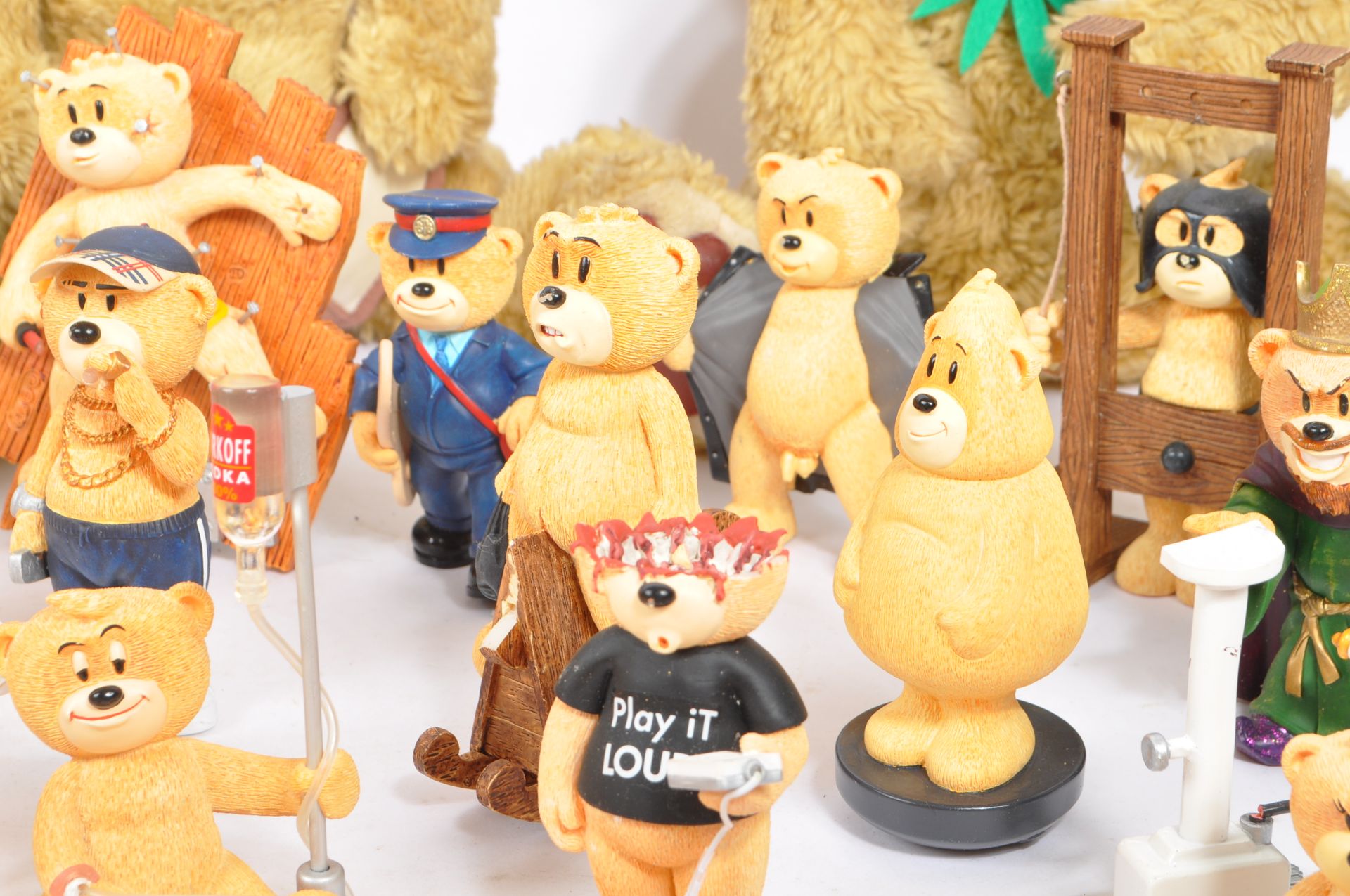LARGE COLLECTION OF BAD TASTE BEARS FIGURINES - Image 9 of 12