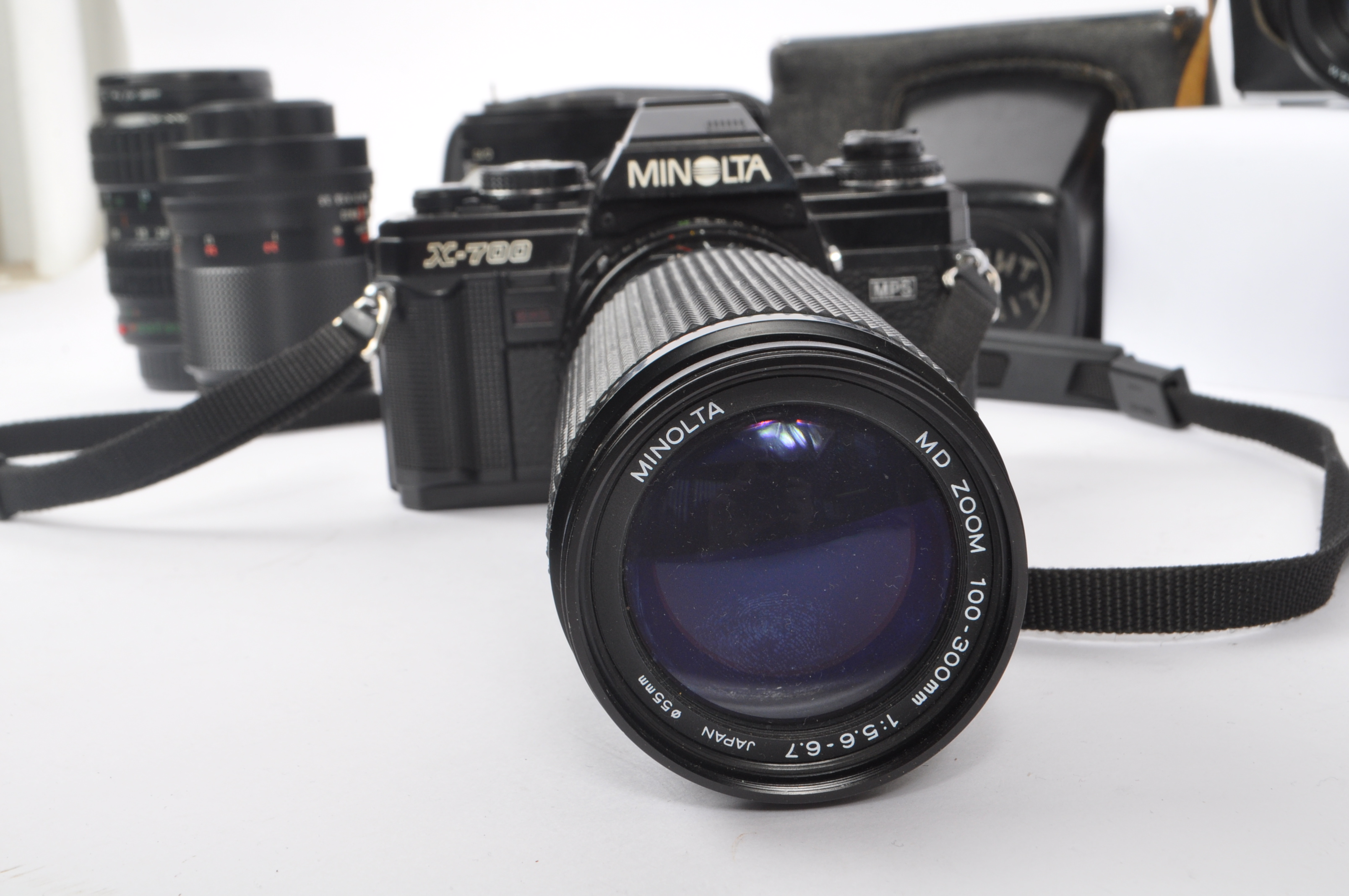 PHOTOGRAPHY INTEREST - COLLECTION OF CAMERAS & LENSES - Image 5 of 7