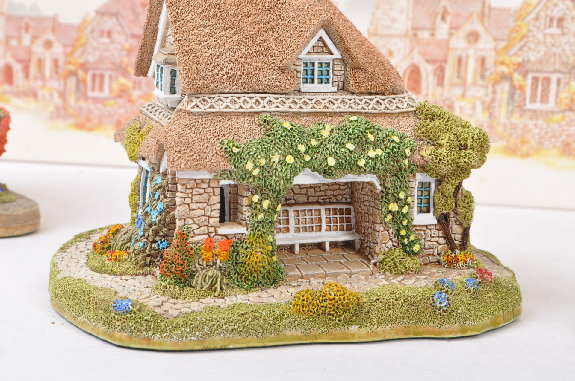 LILLIPUT LANE - COLLECTION OF HOUSE / COTTAGE FIGURINES - Image 3 of 15