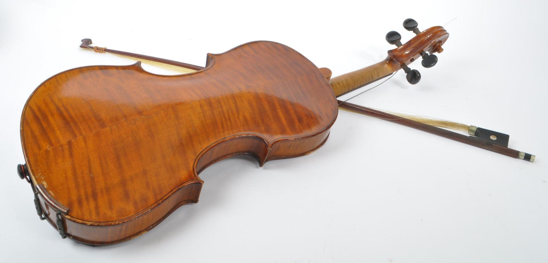 EARLY 20TH CENTURY FULL SIZE CASED VIOLIN - Image 5 of 6