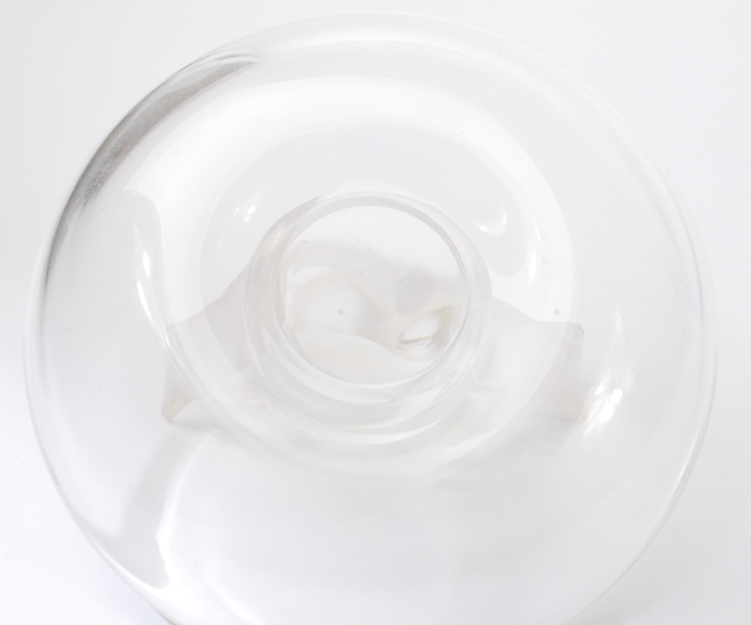 LALIQUE - 20TH CENTURY GLASS BIRDS IN CIRCULAR DISH - Image 5 of 5