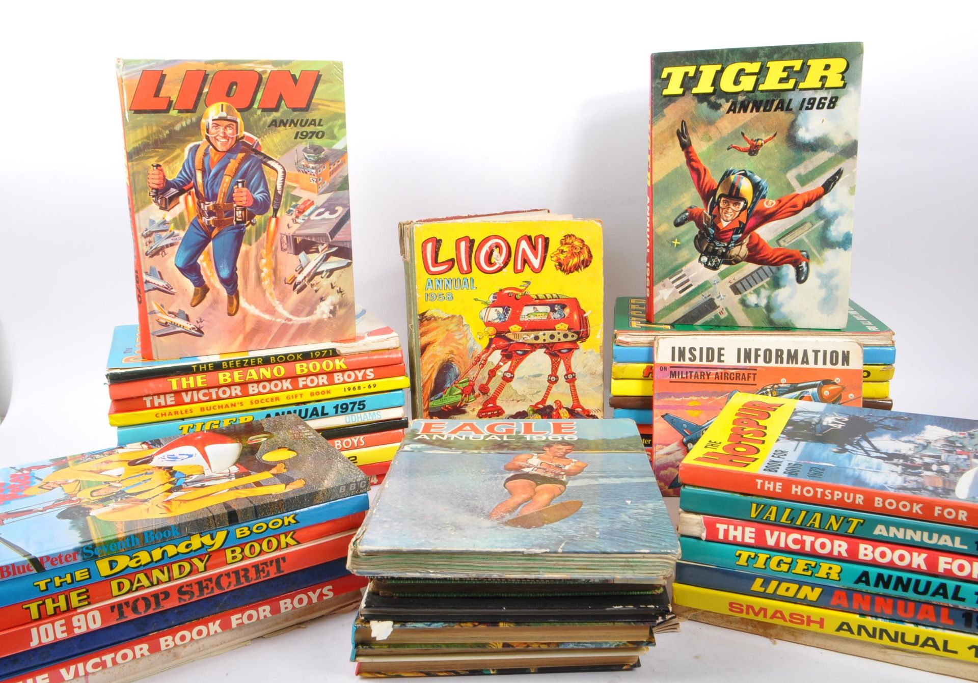 COLLECTION OF ASSORTED 20TH CENTURY ANNUALS