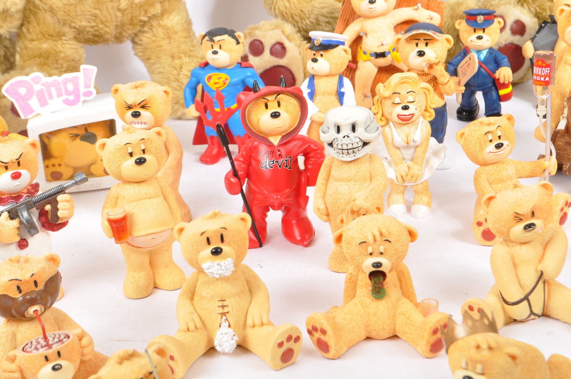 LARGE COLLECTION OF BAD TASTE BEARS FIGURINES - Image 6 of 12