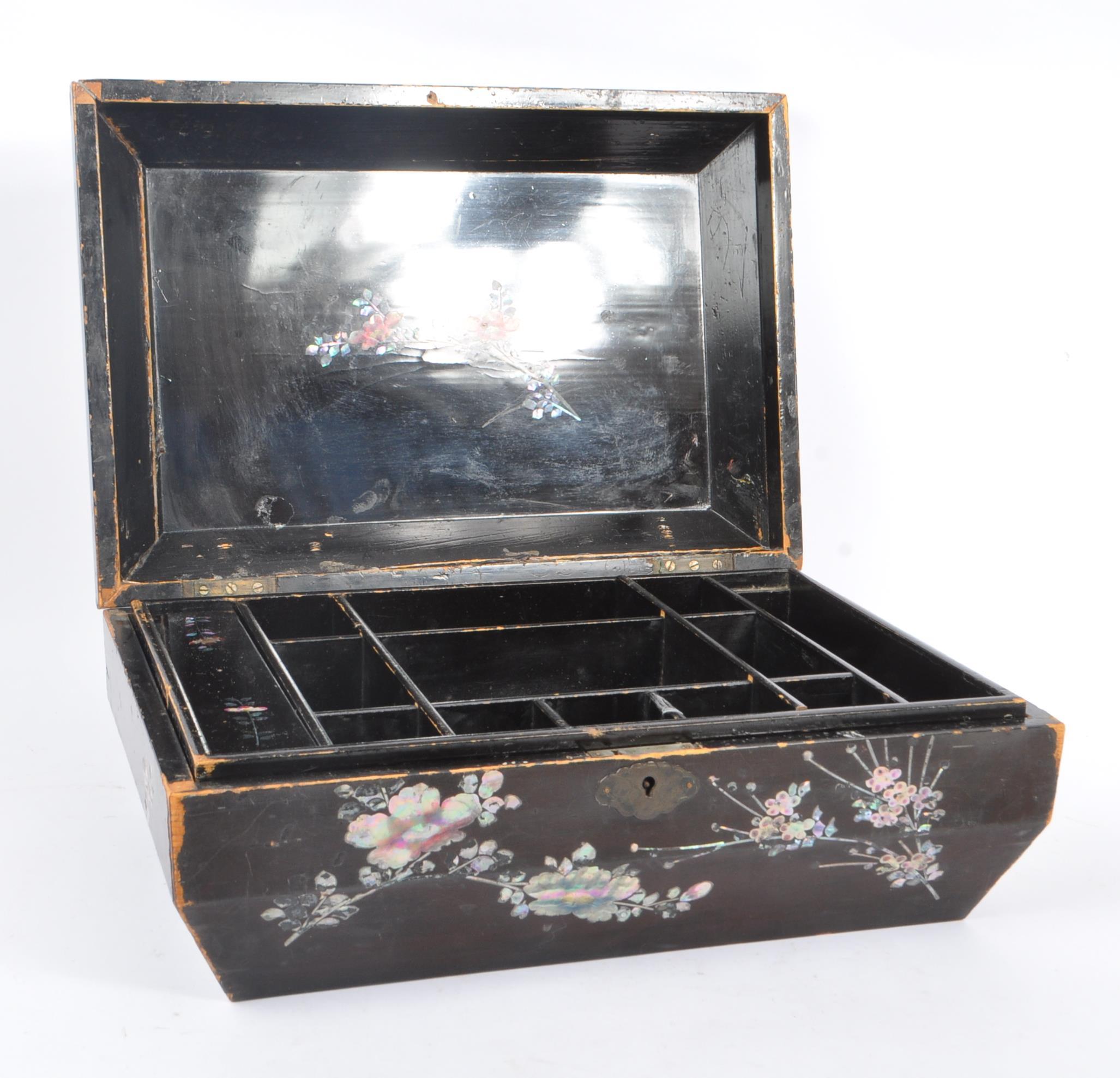 EARLY 20TH CENTURY CHINESE MOTHER OF PEARL SEWING BOX - Image 6 of 7
