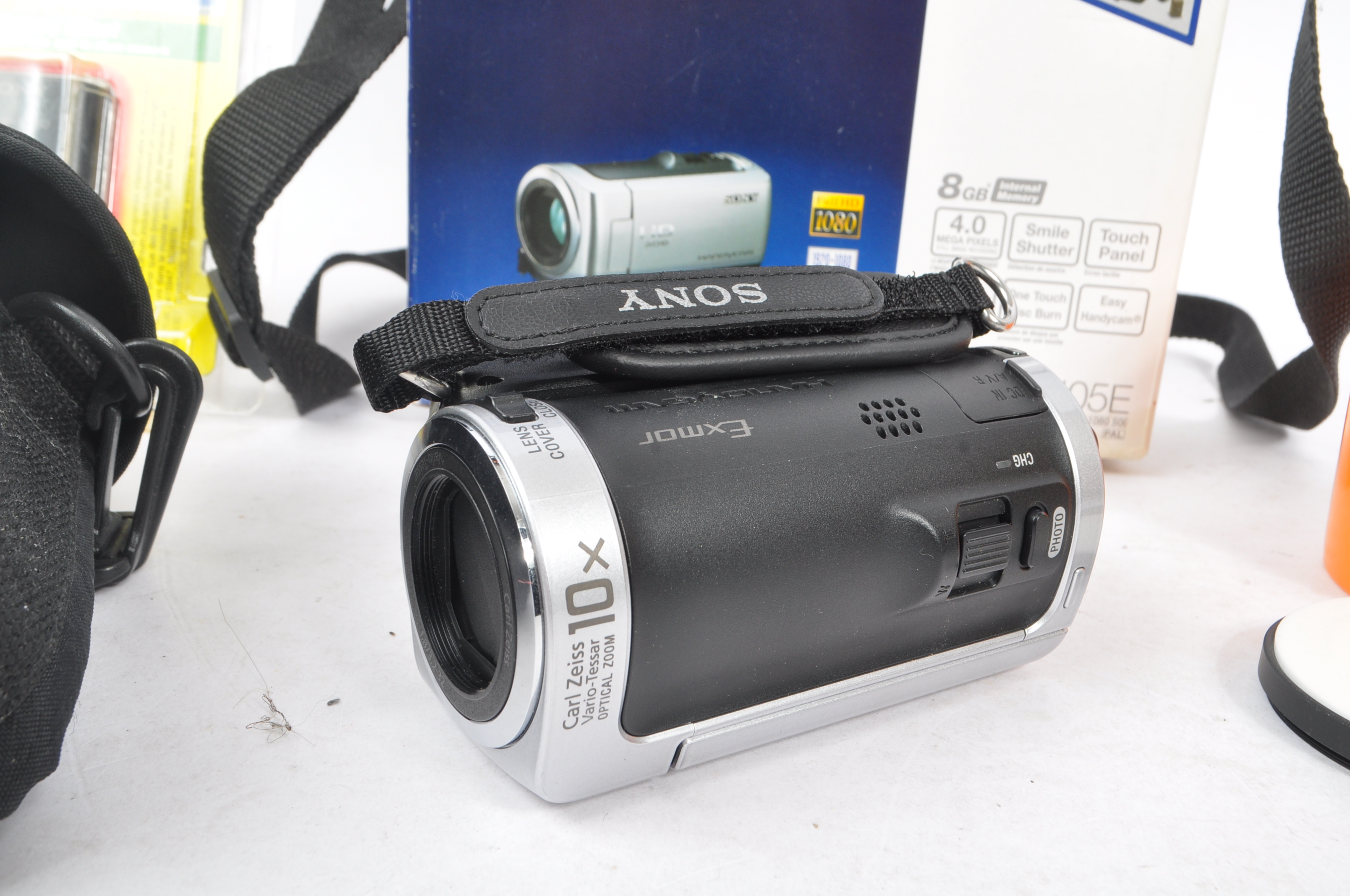 SONY - EARLY 2000S HANDYCAM HDR-CX105E CAMCORDER - Image 2 of 9