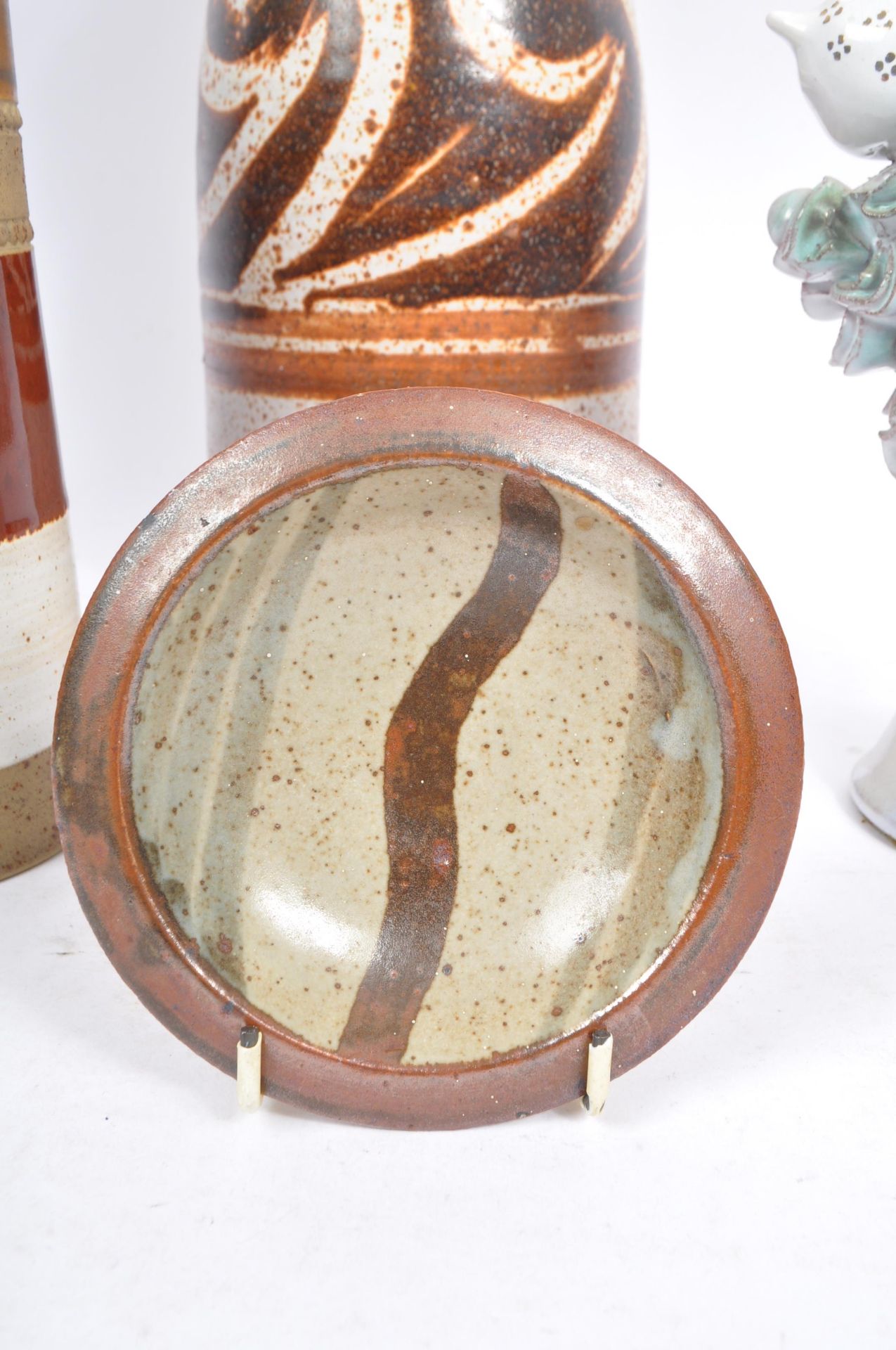 COLLECTION OF FOUR STUDIO POTTERY STONEWARE CERAMICS - Image 5 of 8