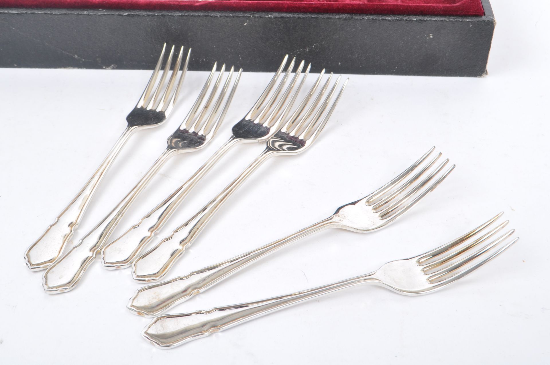 HOUSLEY & SONS - FORTY FIVE PIECE CANTEEN OF CUTLERY - Image 5 of 10