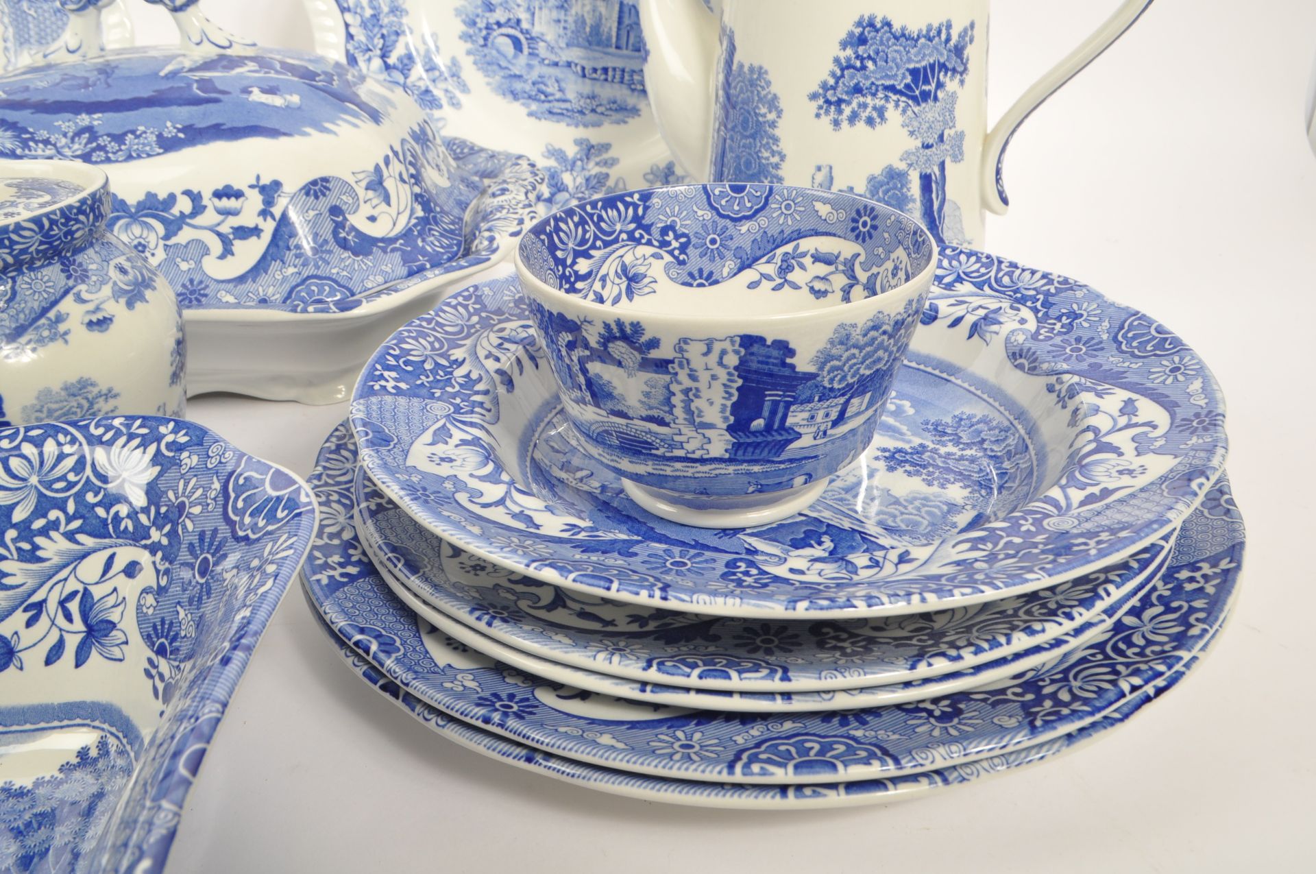 SPODE - ITALIAN DESIGN - CONTEMPORARY DINNER SERVICE - Image 5 of 9