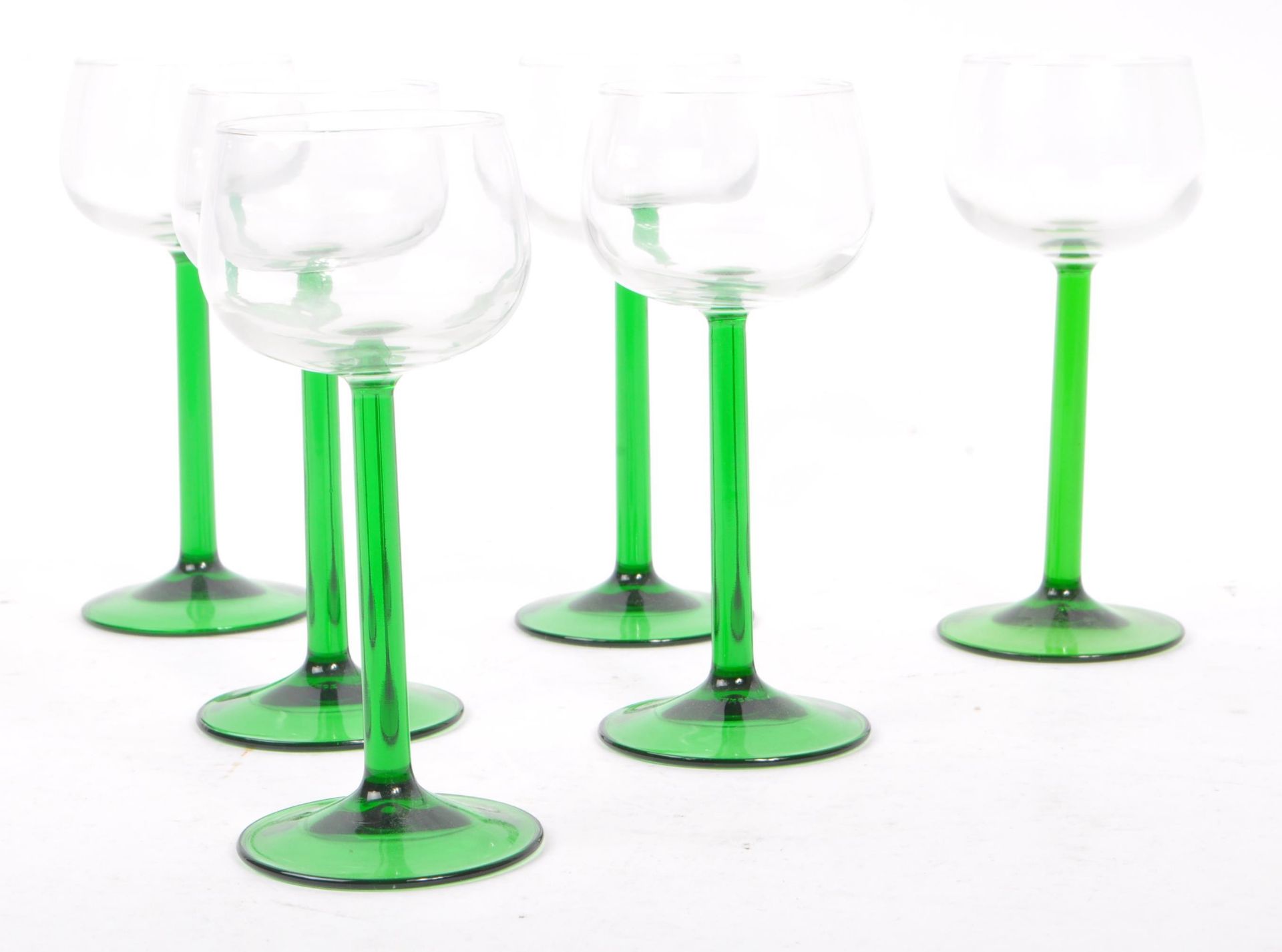 COLLECTION OF MID CENTURY DRINKING GLASSES - Image 7 of 7