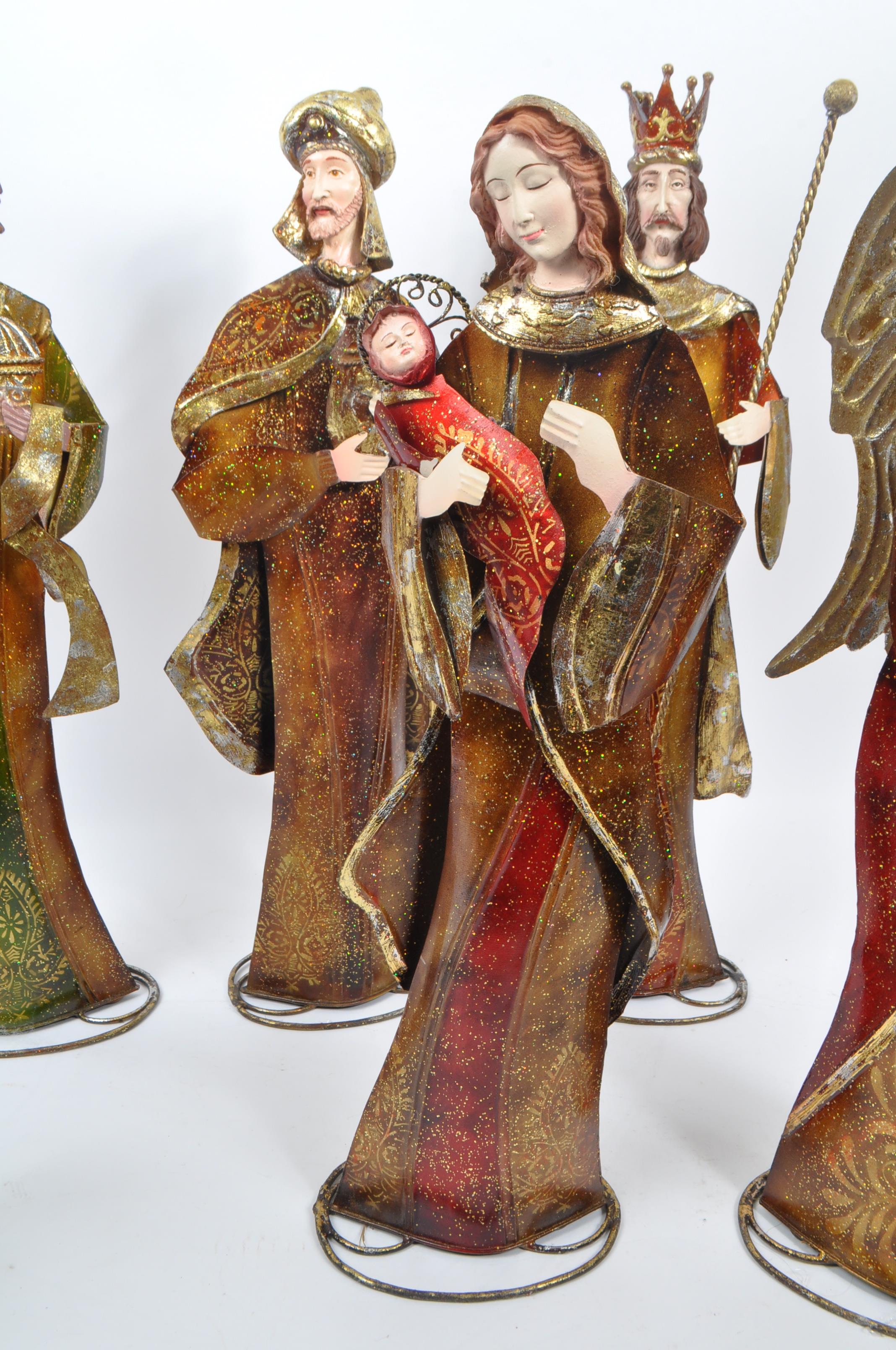 COLLECTION OF CHRISTMAS DECORATIONS RELIGIOUS FIGURES - Image 2 of 8