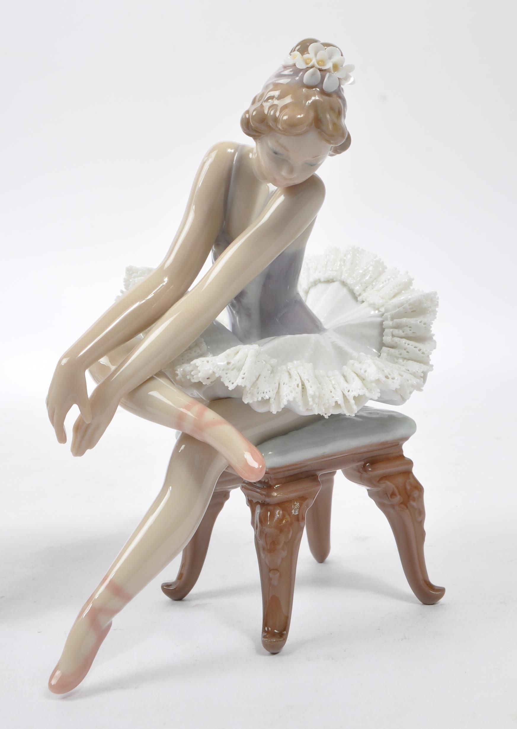 LLADRO - TWO PORCELAIN BALLERINA FIGURES WITH THREADWORK - Image 2 of 8