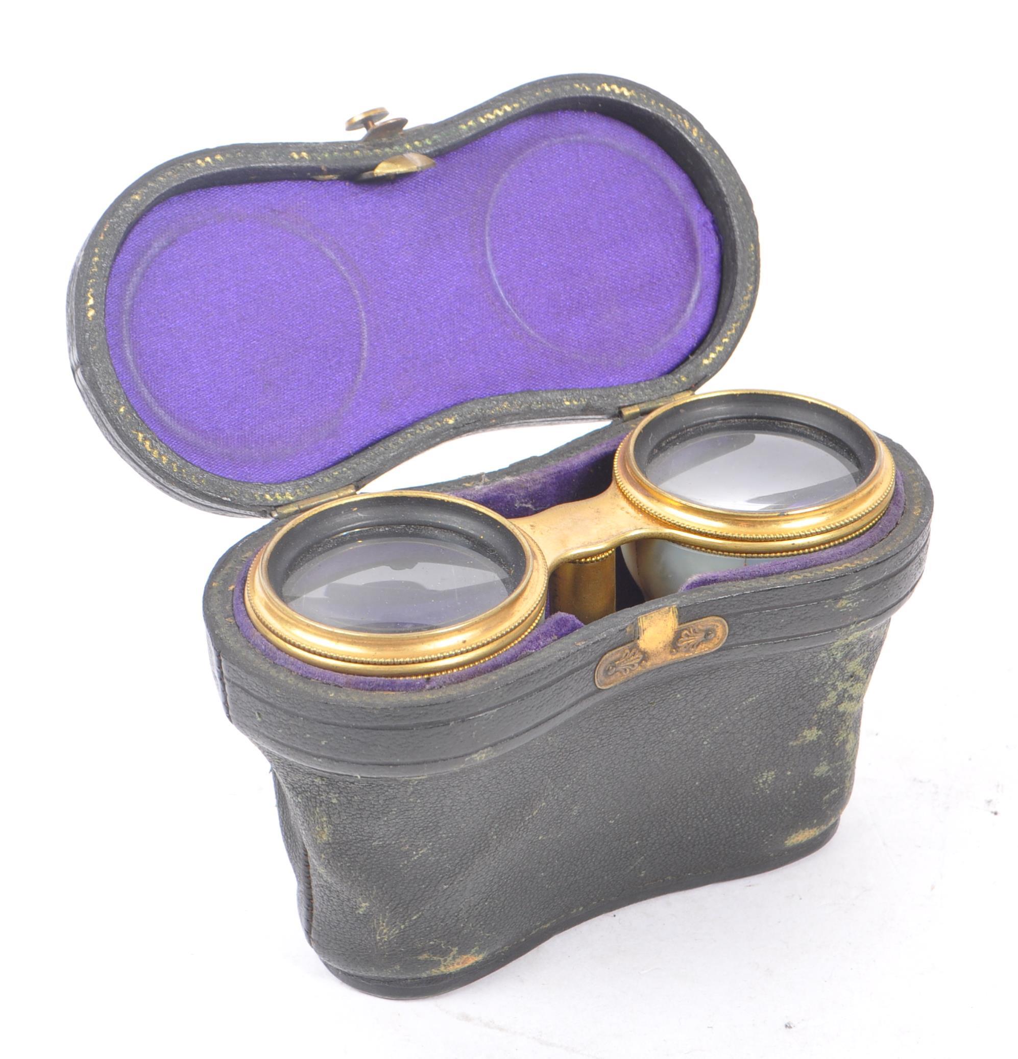 EARLY 20TH CENTURY MOTHER OF PEARL THEATRE BINOCULARS - Image 5 of 5