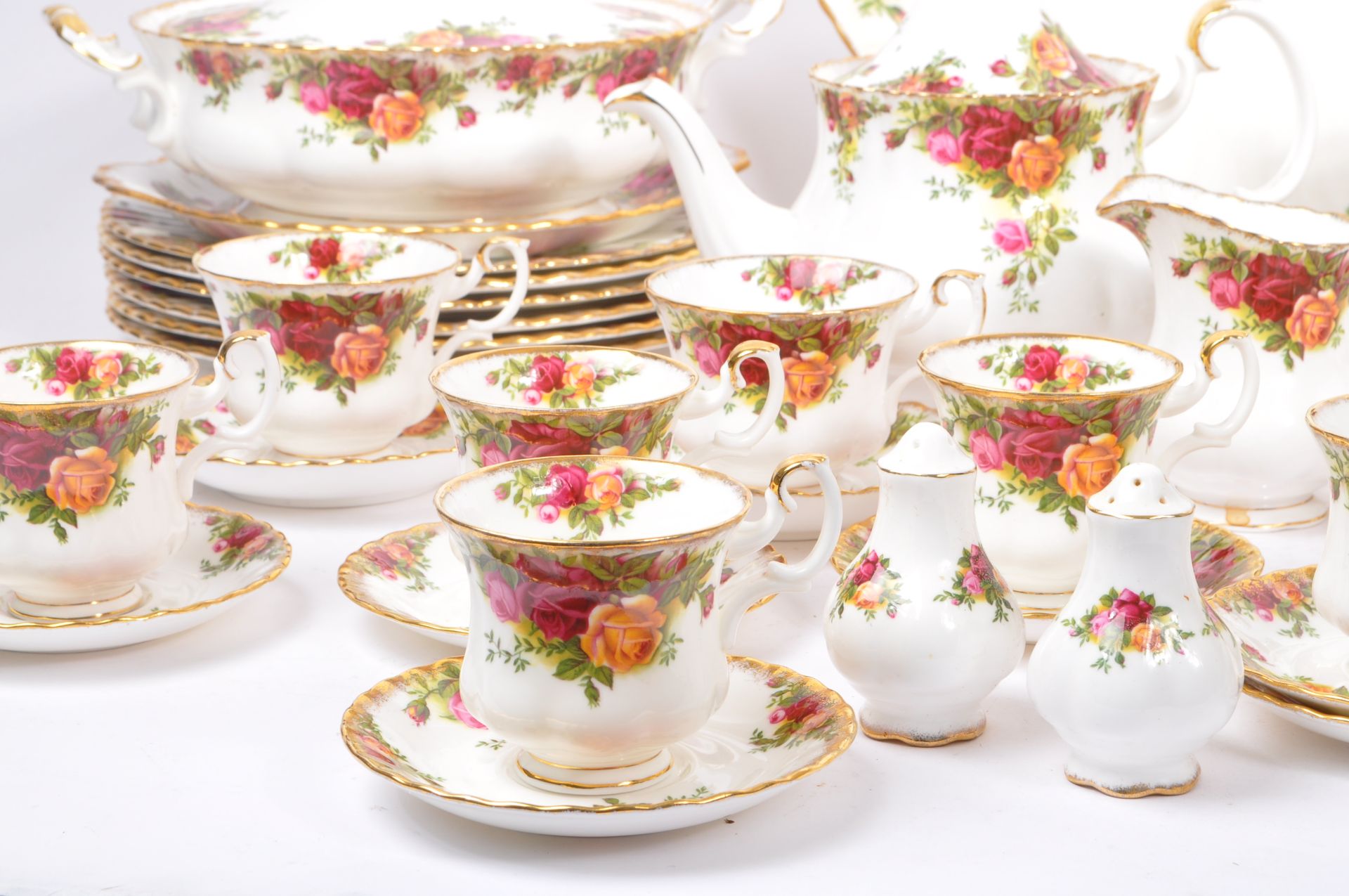 ROYAL ALBERT - OLD COUNTRY ROSES - ENGLISH MID CENTURY TEA SET - Image 2 of 10