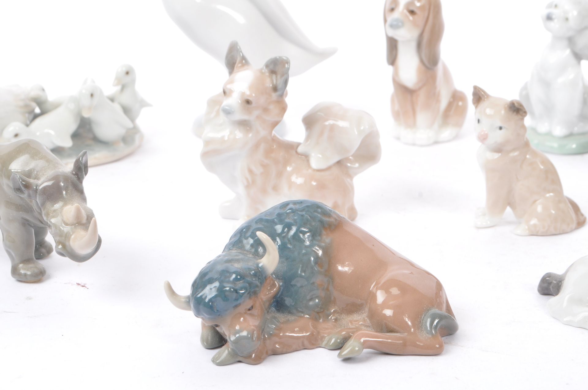 LLADRO - COLLECTION OF PORCELAIN CHINA FIGURINES - Image 2 of 8