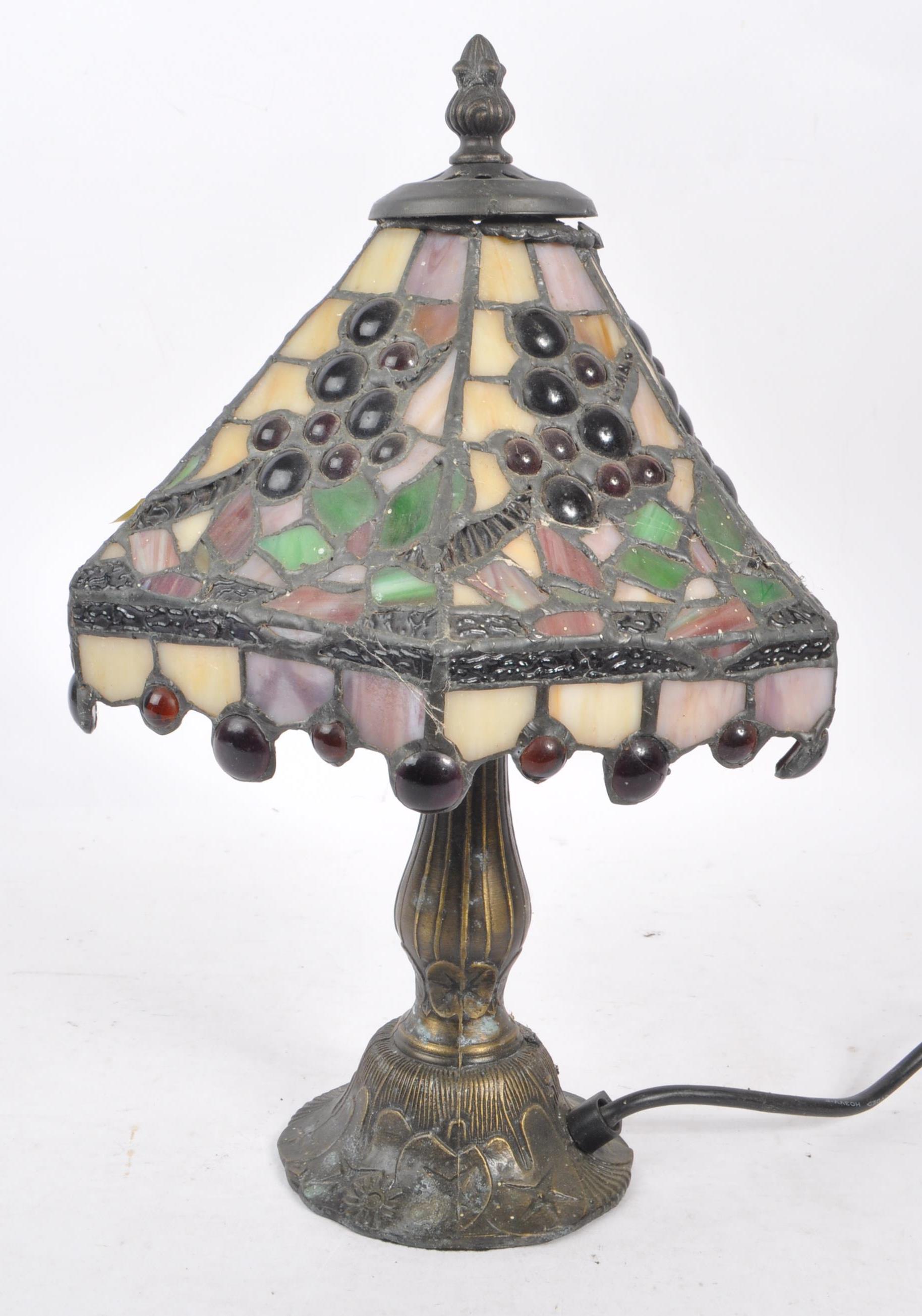 VINTAGE 20TH CENTURY ART NOUVEAU TIFFANY STYLE TABLE LAMP - Image 3 of 5