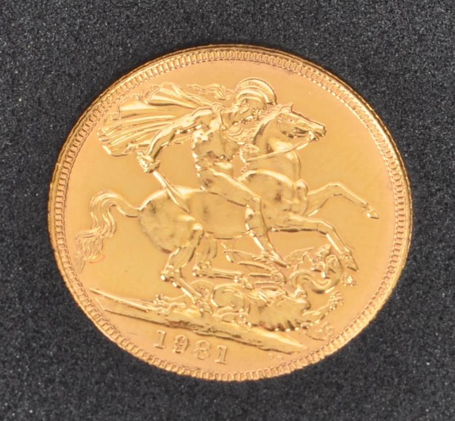 1981 ELIZABETH II 22CT GOLD FULL SOVEREIGN COIN - Image 2 of 3