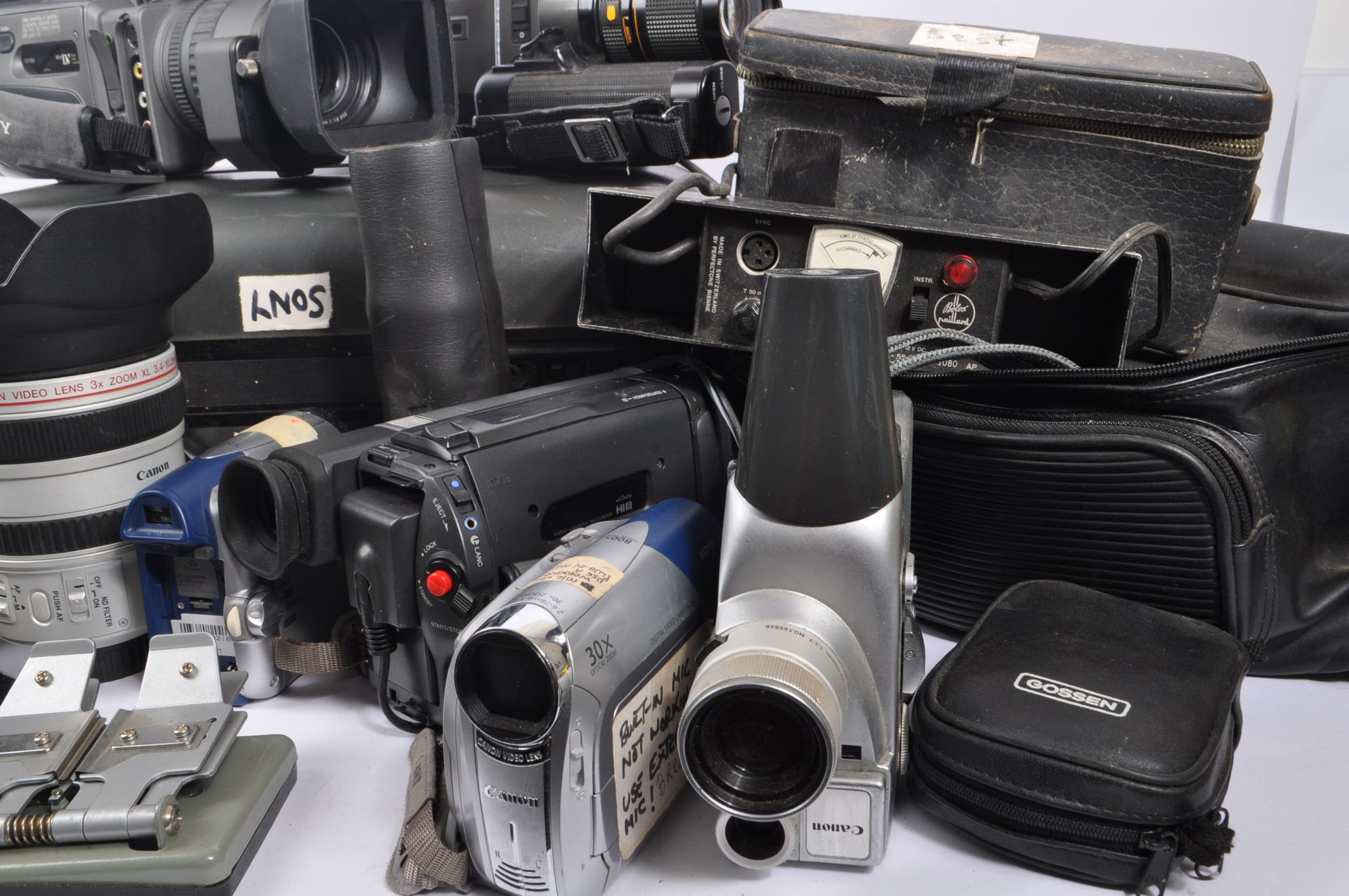 LARGE COLLECTION OF DIGITAL CAMCORDERS - Image 6 of 8