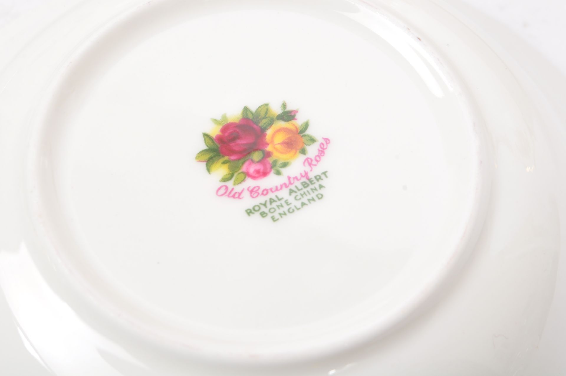 ROYAL ALBERT OLD COUNTRY ROSES - COLLECTION OF PLATE EXAMPLES - Bild 7 aus 7