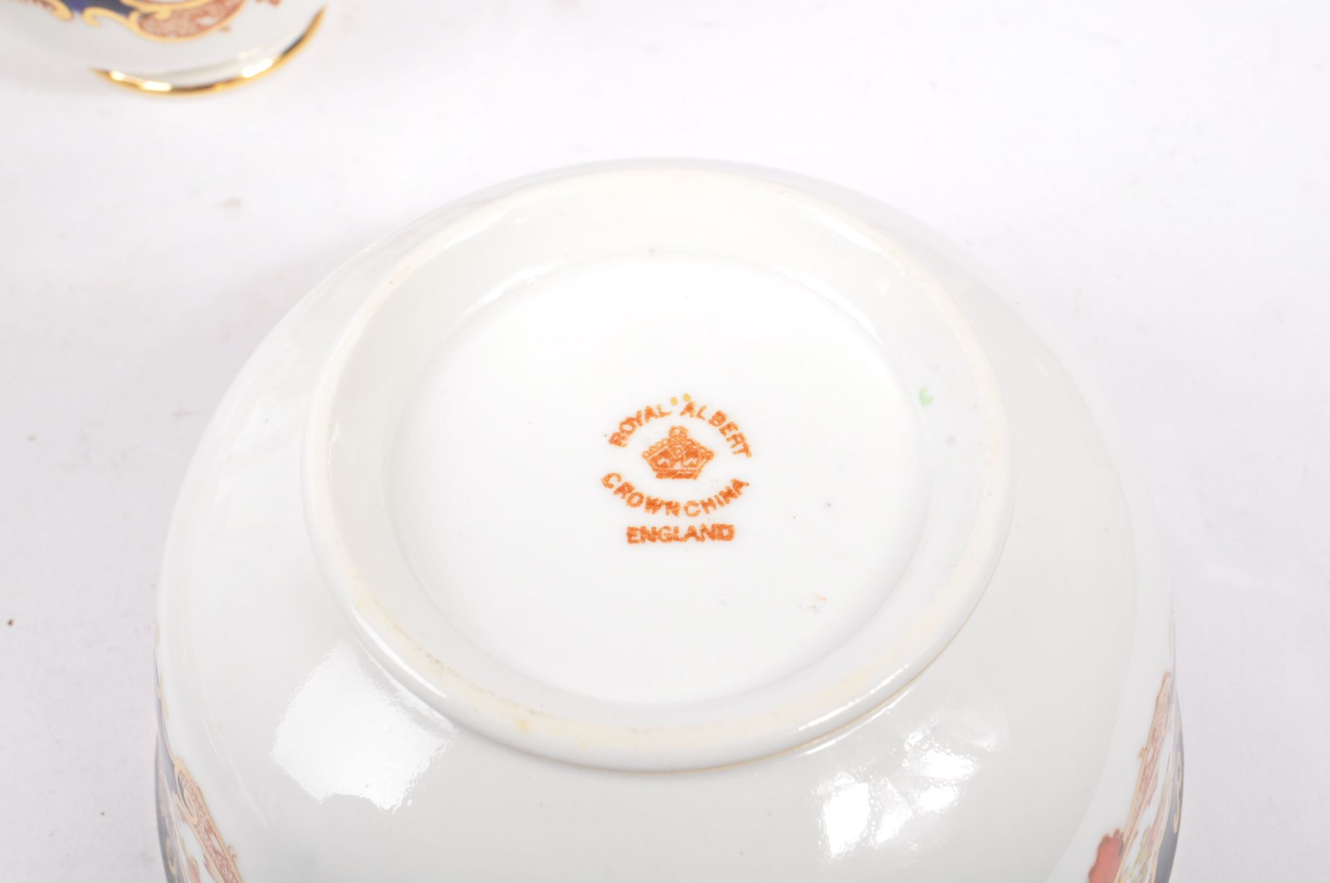 ROYAL ALBERT - IMARI 'HEIRLOOM' PATTERN CHINA TEA SERVICE - Image 7 of 7
