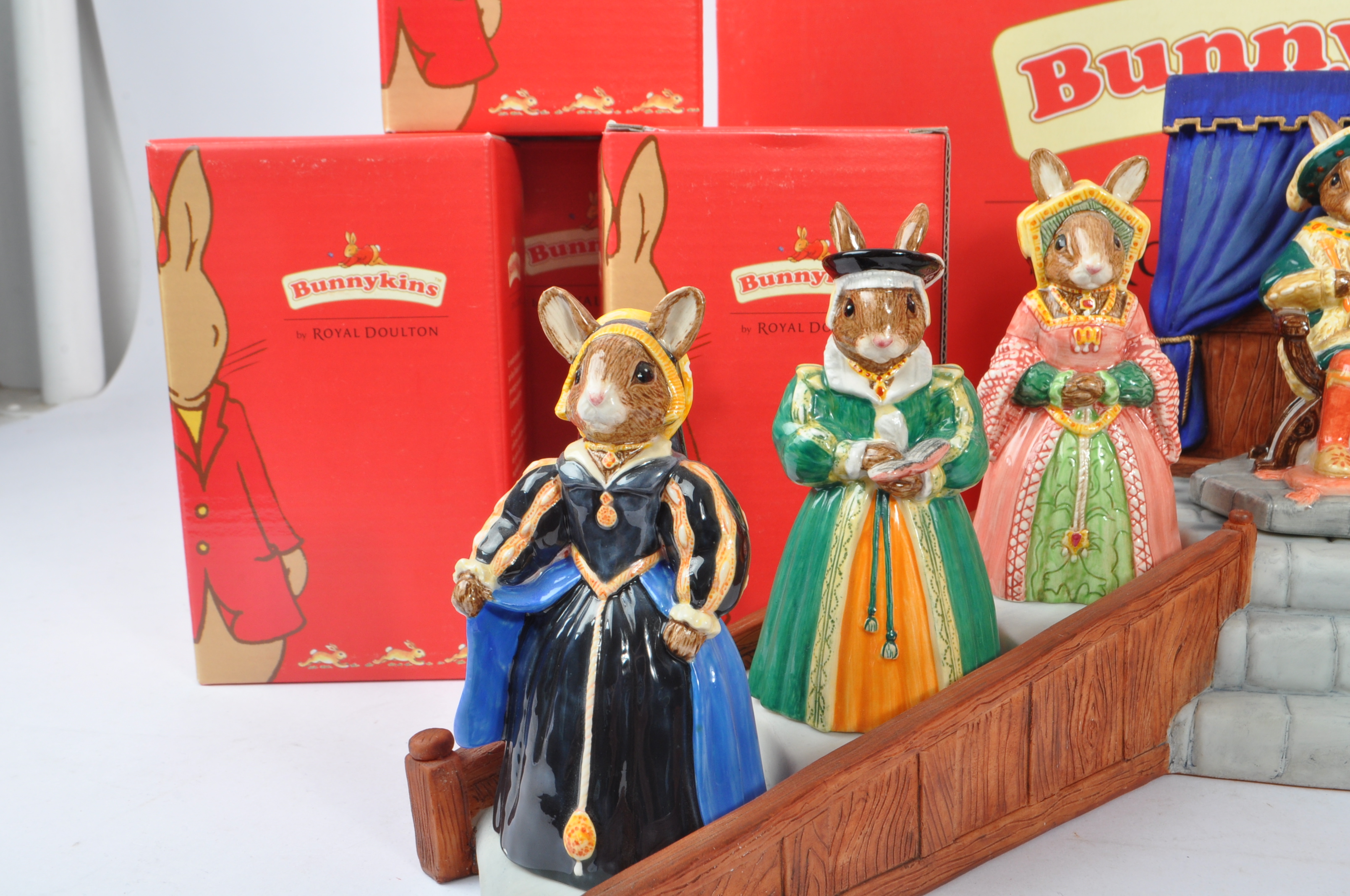 BUNNYKINS - HENRY VIII & SIX WIVES PORCELAIN FIGURES - Image 3 of 9