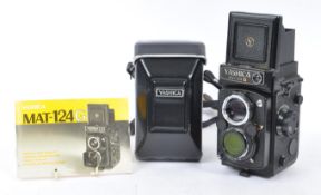 YASHICA MAT-124 G MEDIUM FORMAT TLR CAMERA