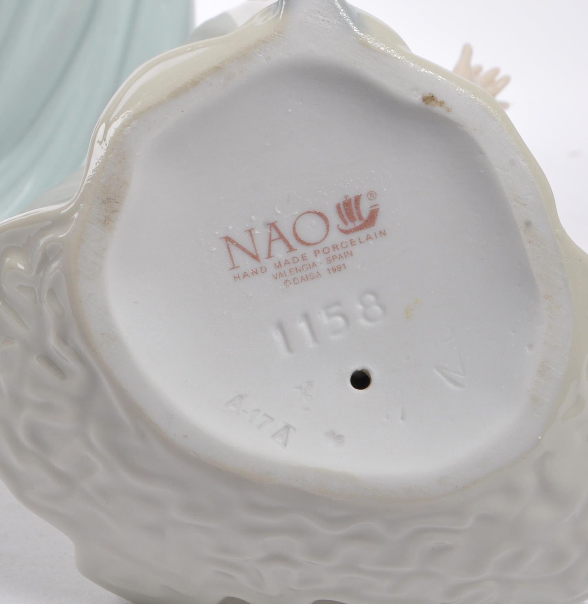 NAO BY LLADRO - COLLECTION OF FIVE PORCELAIN FIGURES - Bild 7 aus 9