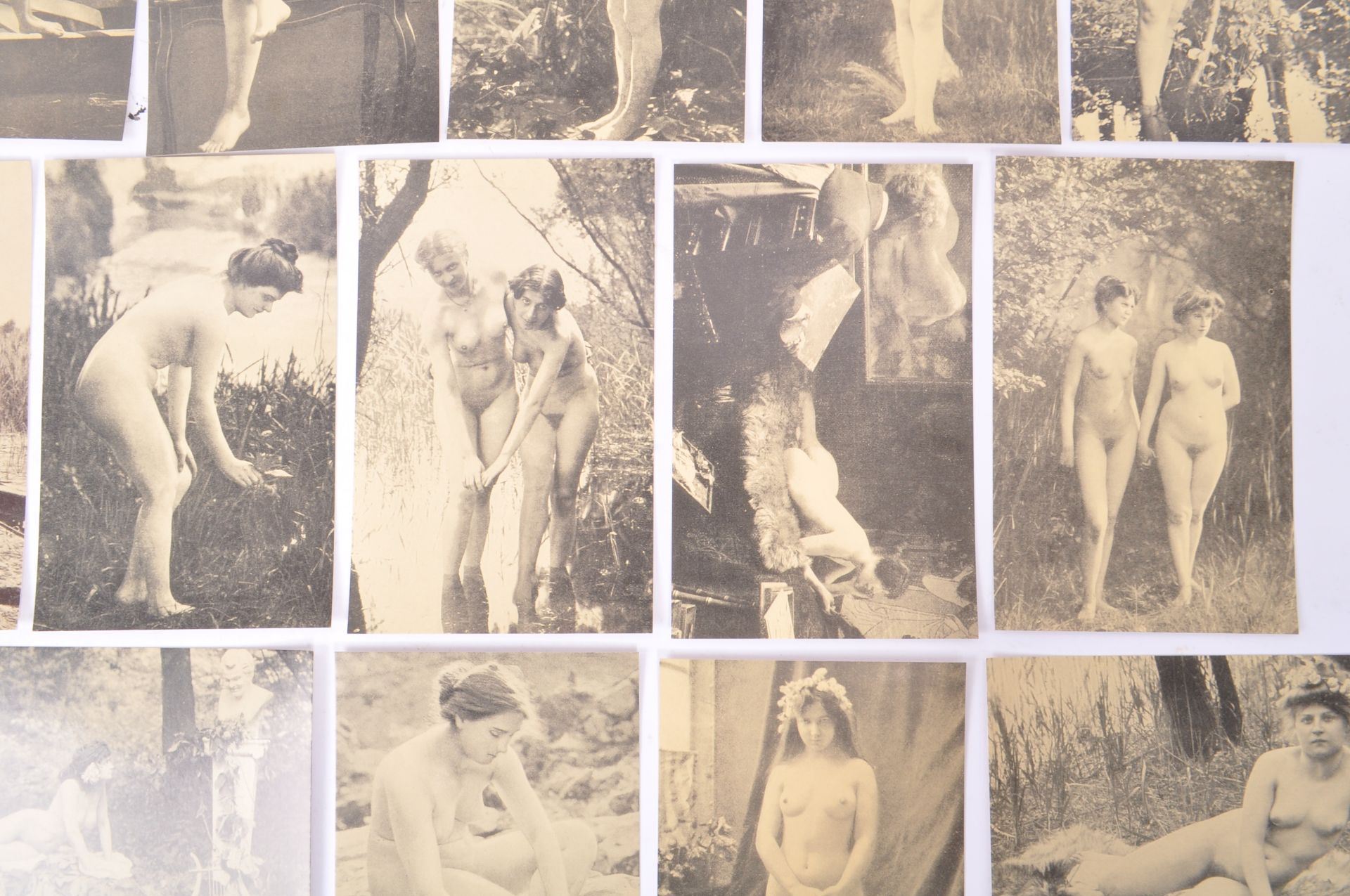 COLLECTION OF FRENCH EROTIC OUTDOOR NUDE POSTCARDS - Bild 6 aus 12