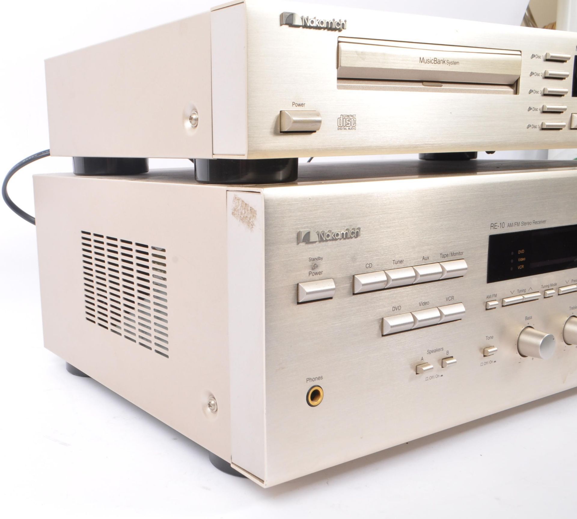 NAKAMICHI - RE-10 RECEIVER & MB-8 CD MUSICBANK - Image 3 of 6